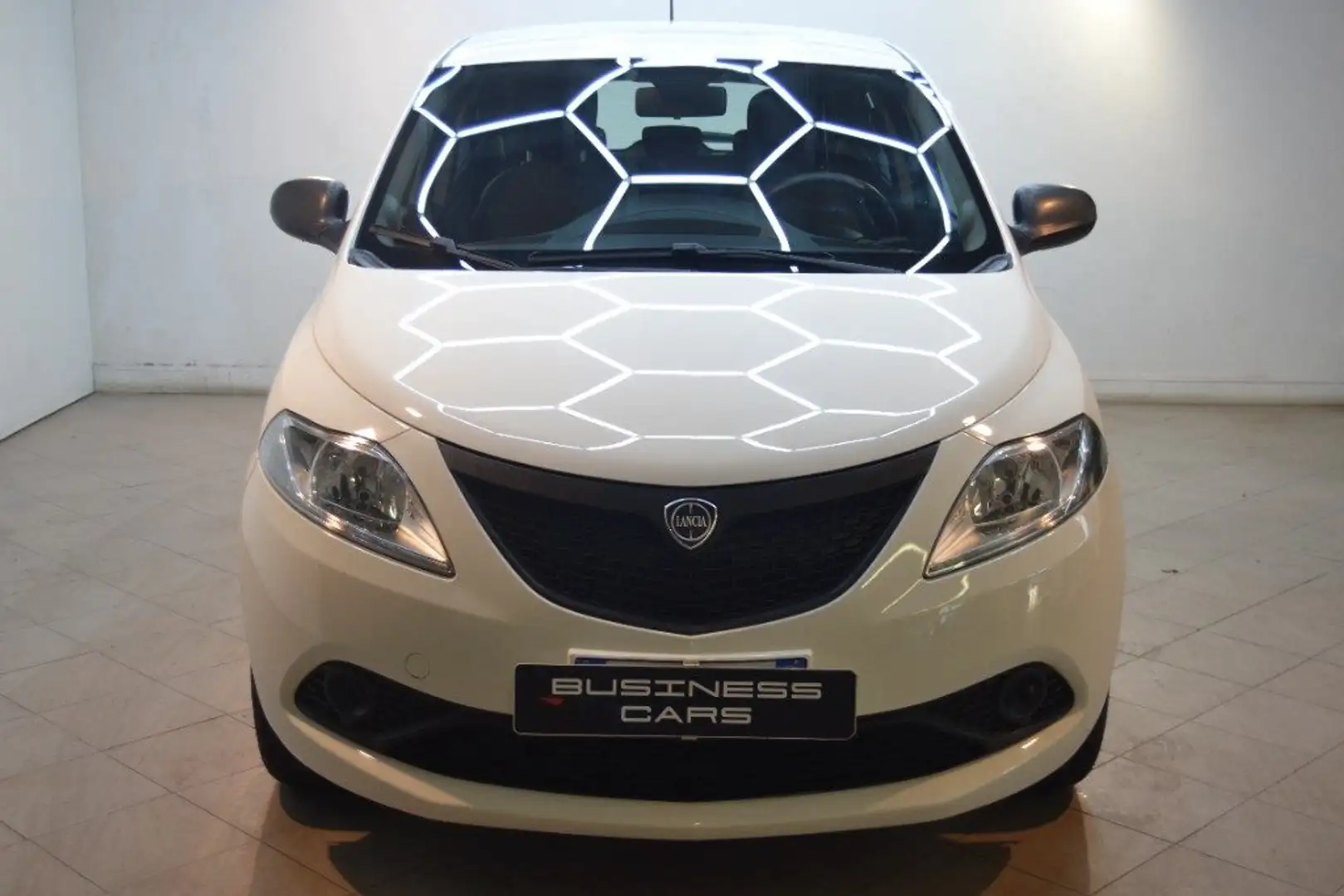 Lancia Ypsilon 1.2 69 CV 5 porte PREZZO REALE!!! Blanc - 2