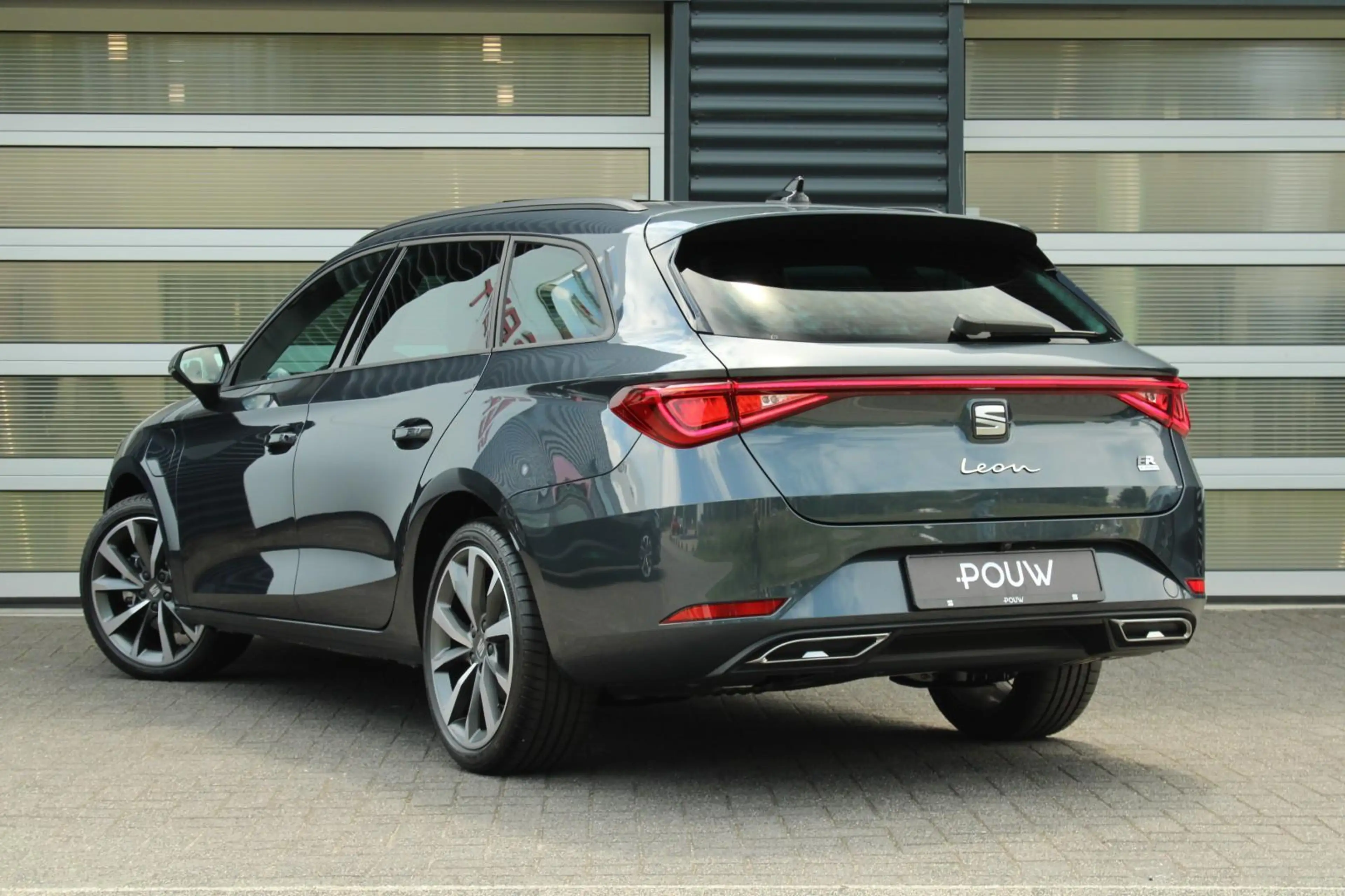 SEAT Leon e-Hybrid Sportstourer 1.5 TSI 204pk DSG FR Business | Panor — photo 12