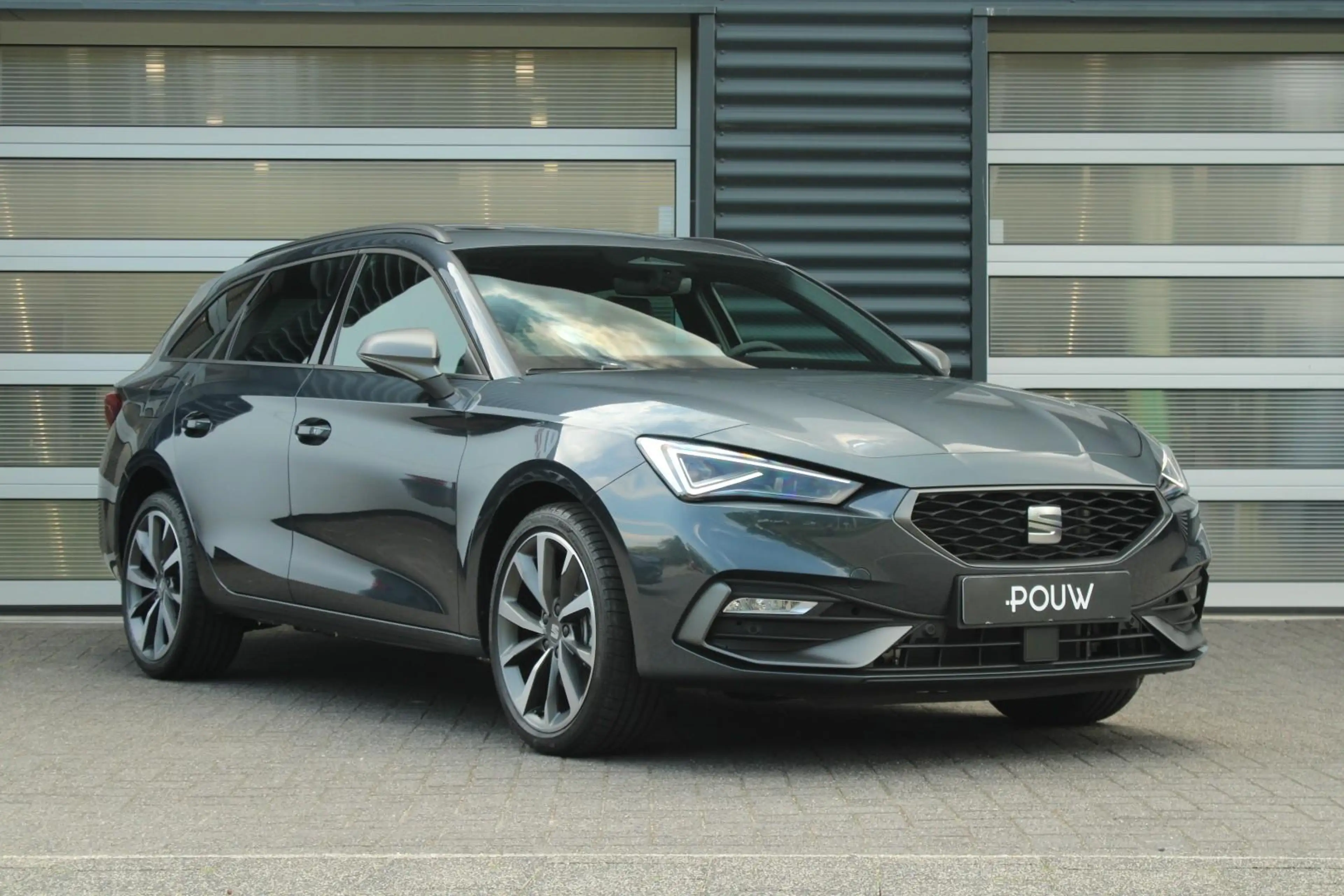 SEAT Leon e-Hybrid Sportstourer 1.5 TSI 204pk DSG FR Business | Panor — photo 8