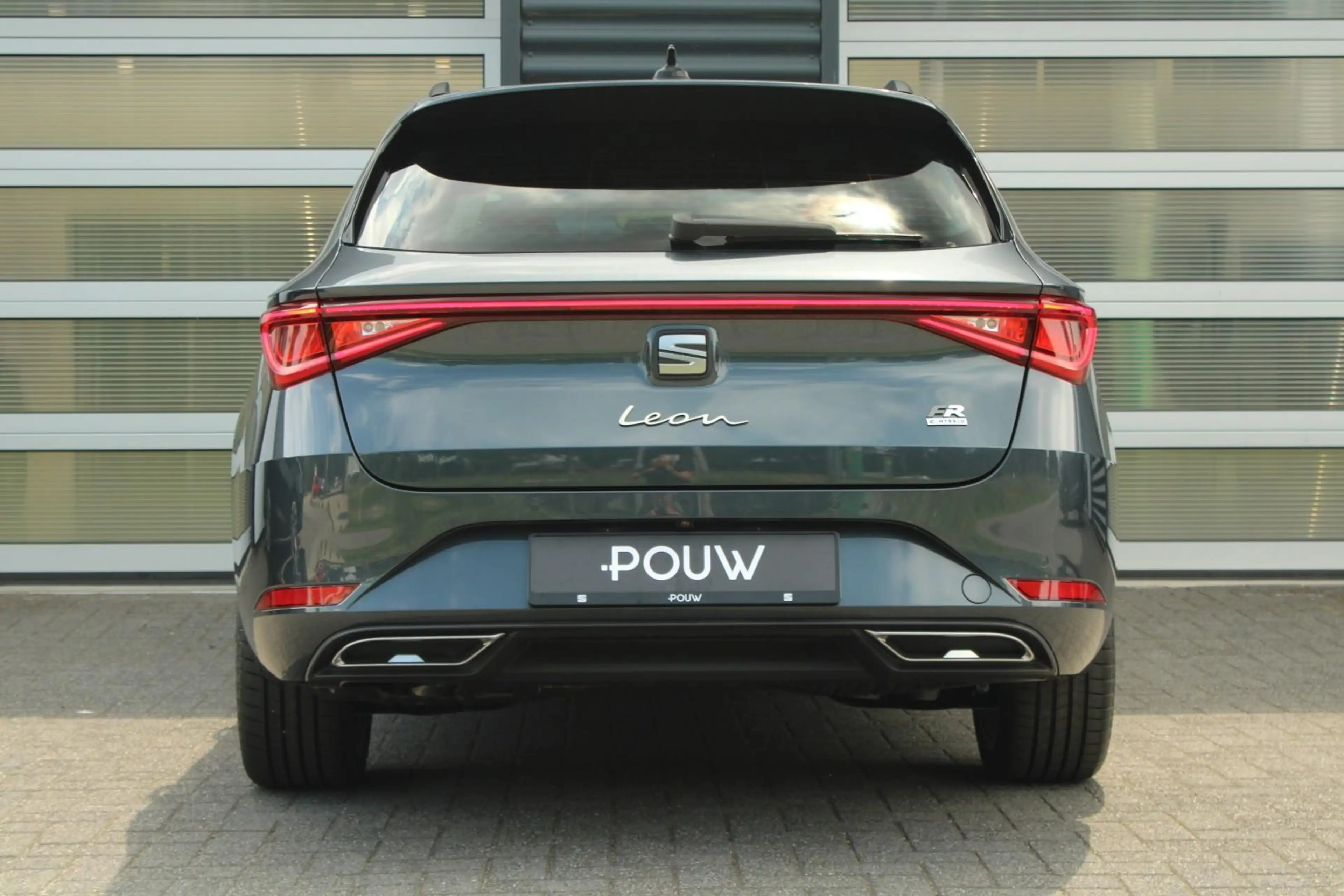 SEAT Leon e-Hybrid Sportstourer 1.5 TSI 204pk DSG FR Business | Panor — photo 14