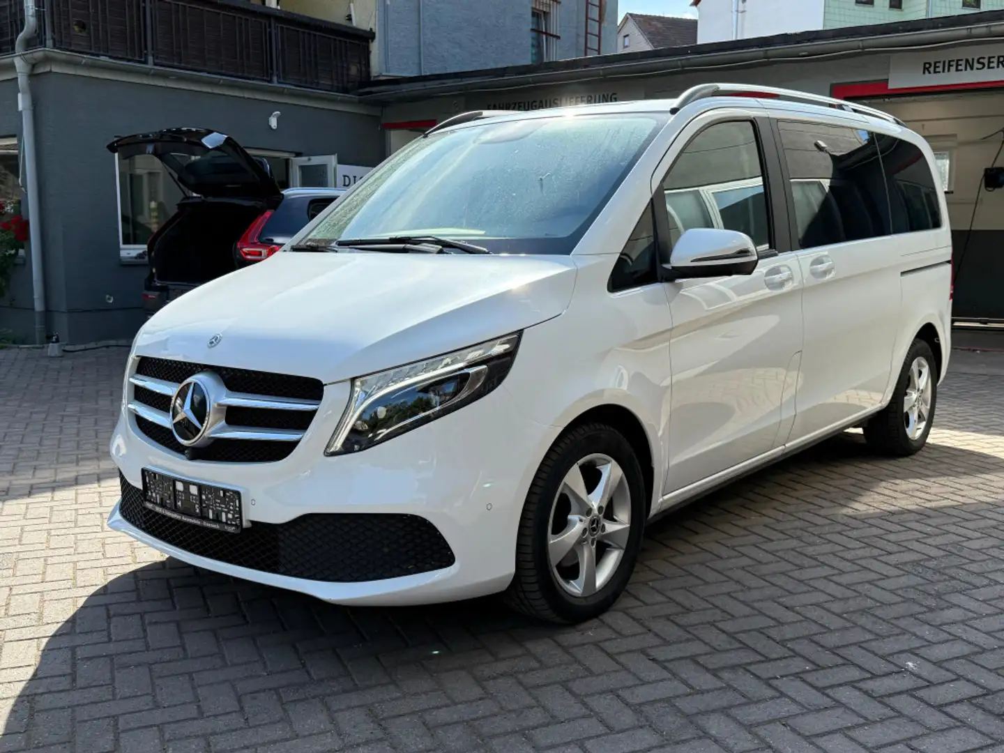Mercedes-Benz V 220 d 9G kompakt LED+MBUX+LIEGE+AHK+SHZ+360° Wit - 2