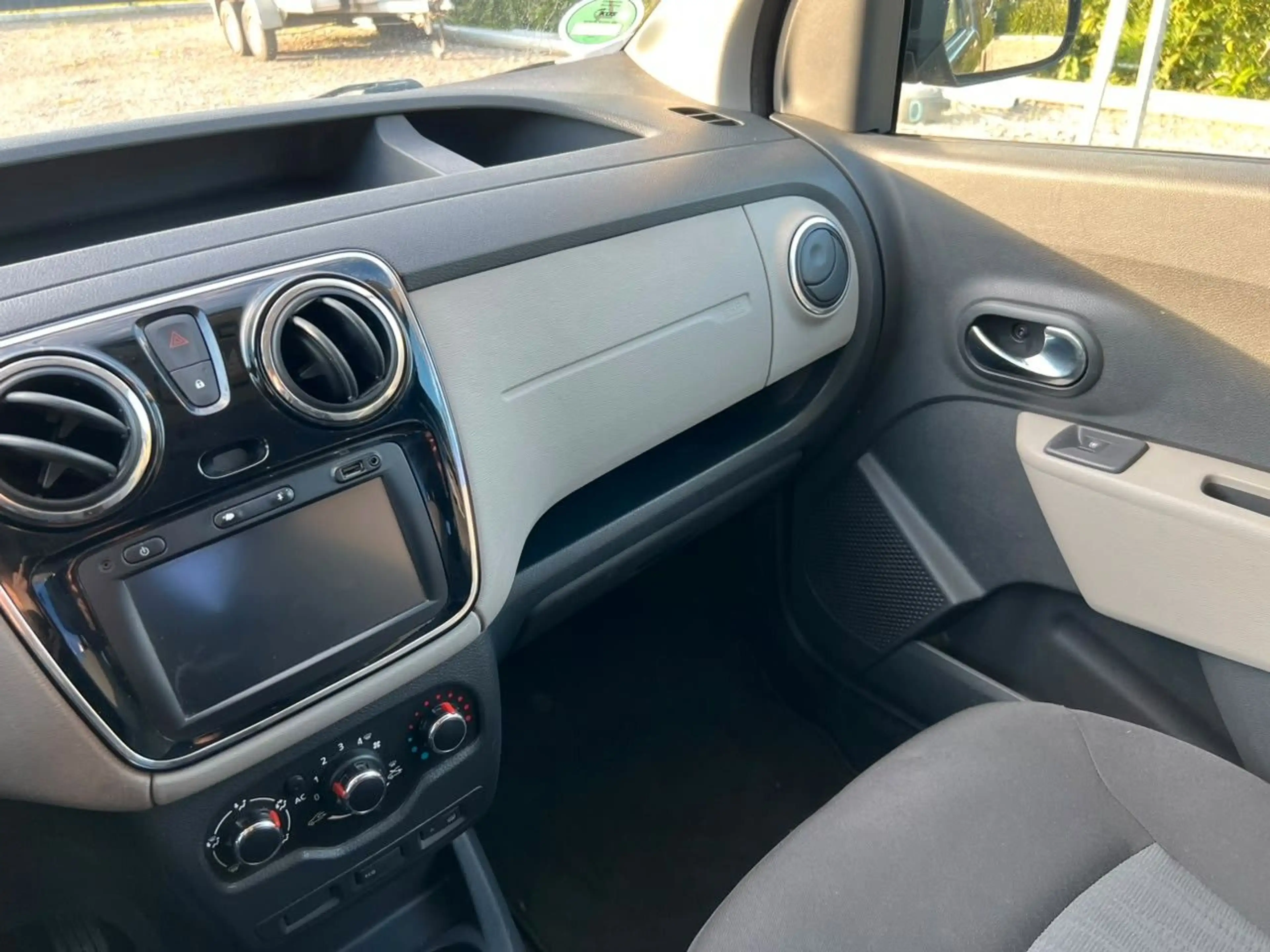 Dacia Dokker Laureate dCi 90 Navi Kamera AHK — photo 32