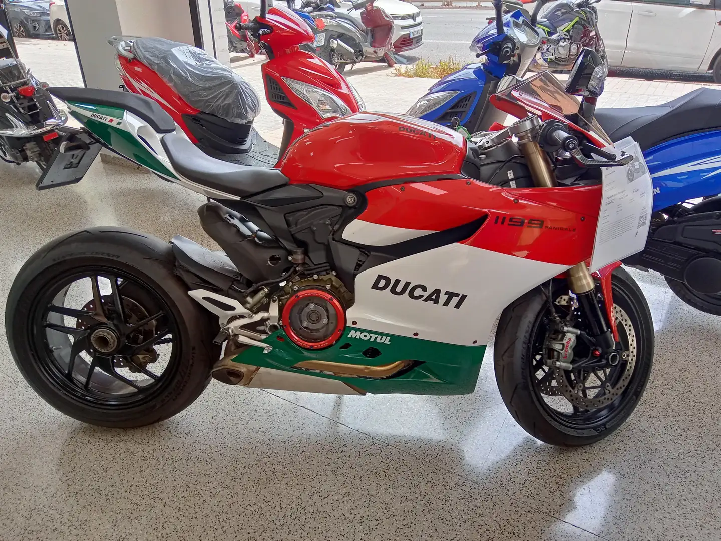 Ducati 1199 Panigale - 1