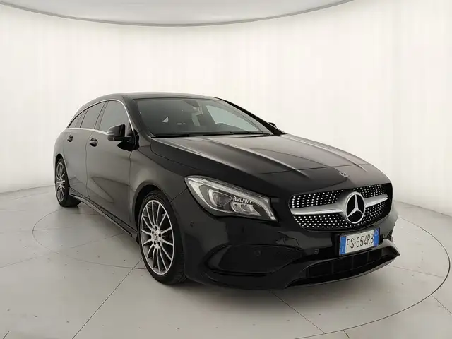 Mercedes-Benz CLA 200 D Shooting Brake Premium auto FL