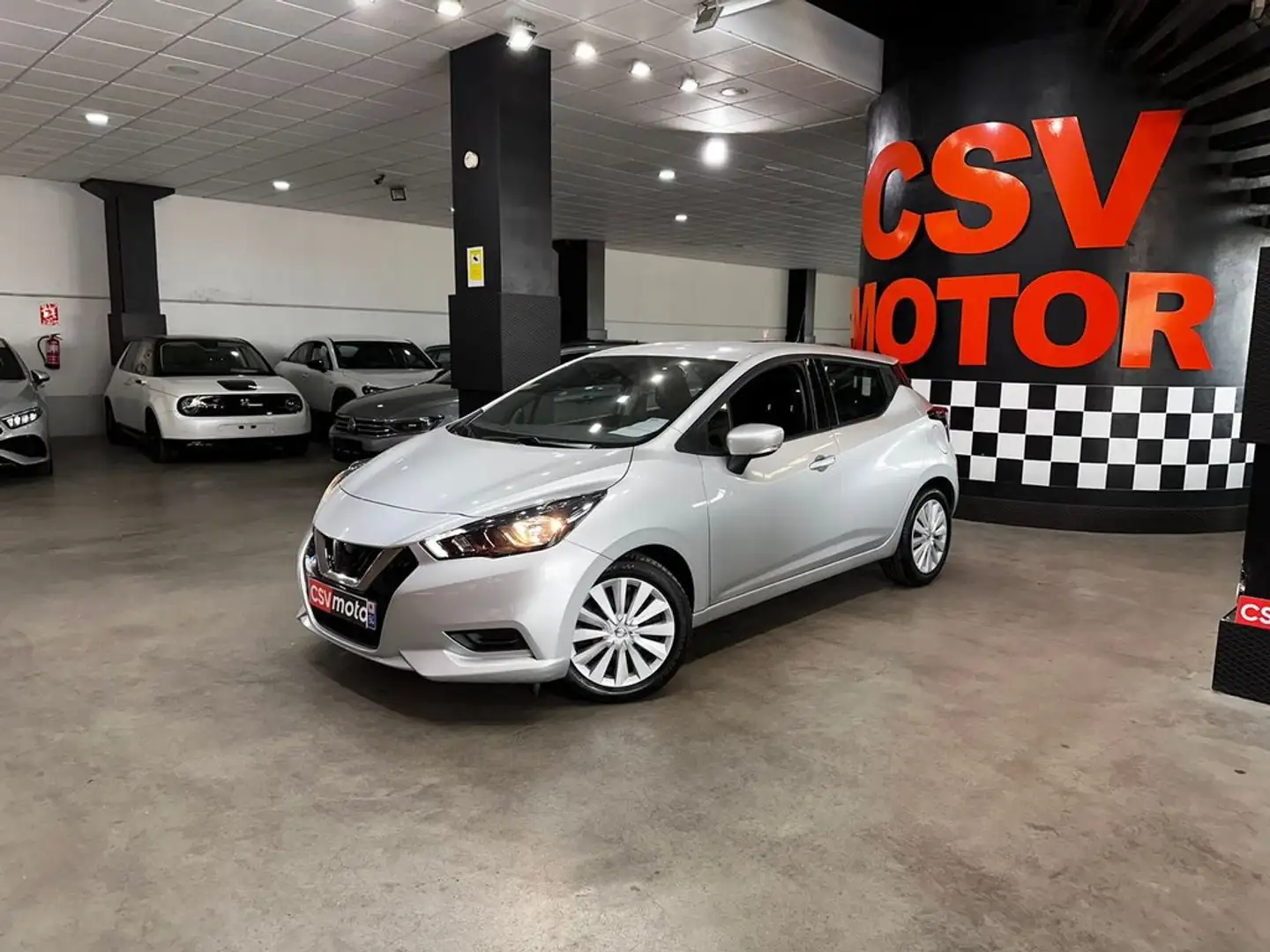 Nissan Micra IG-T 68 kW (92 CV) E6D-F Tekna Plateado - 2