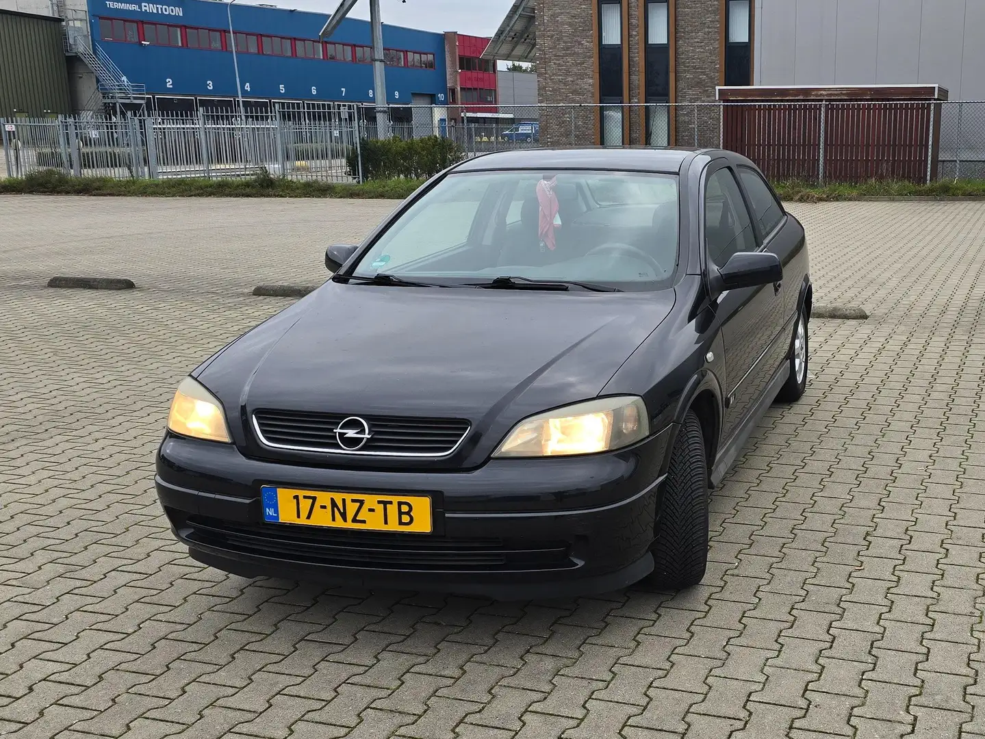 Opel Astra Astra 1.6 Njoy Zwart - 1
