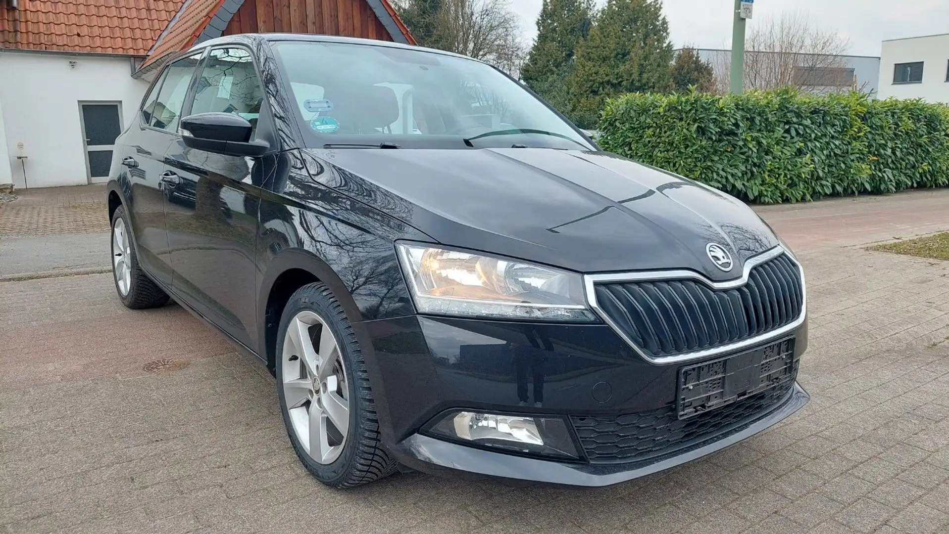 Skoda Fabia - Facelift MultiLr Carplay PDC Alu Schwarz - 1