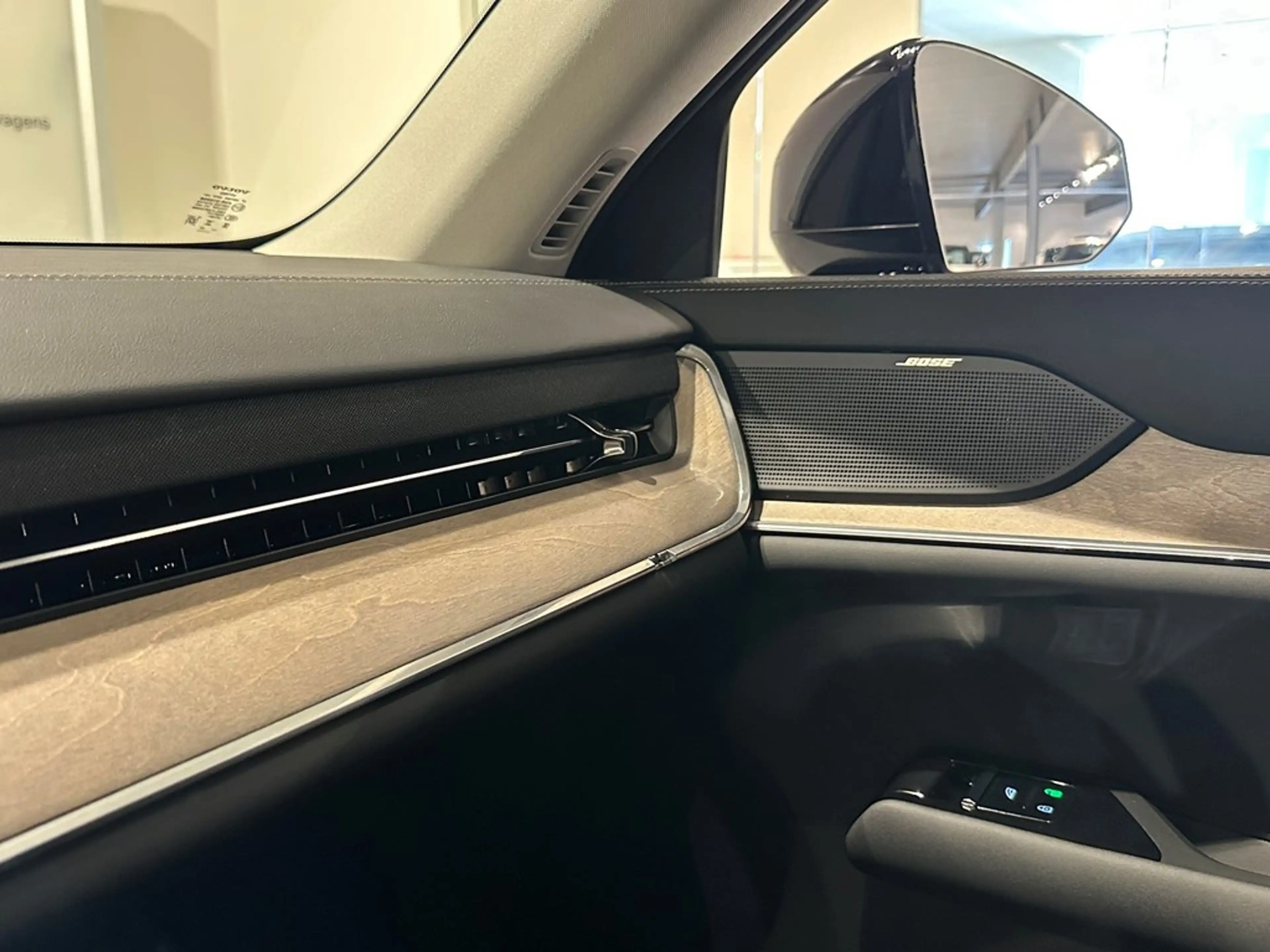 Volvo EX90 Twin Egine (4x4) Plus + electr trekhaak — photo 9