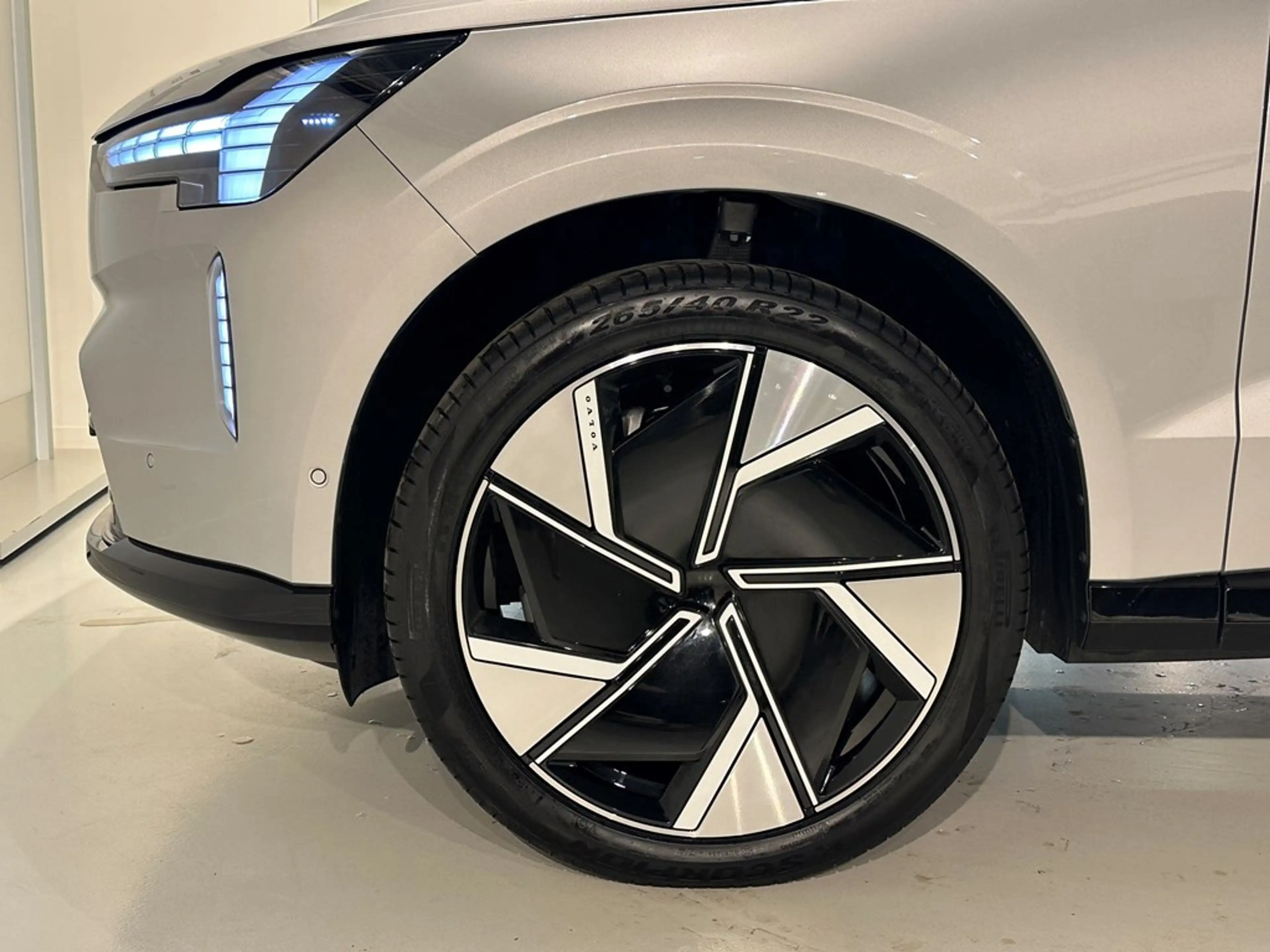 Volvo EX90 Twin Egine (4x4) Plus + electr trekhaak — photo 3