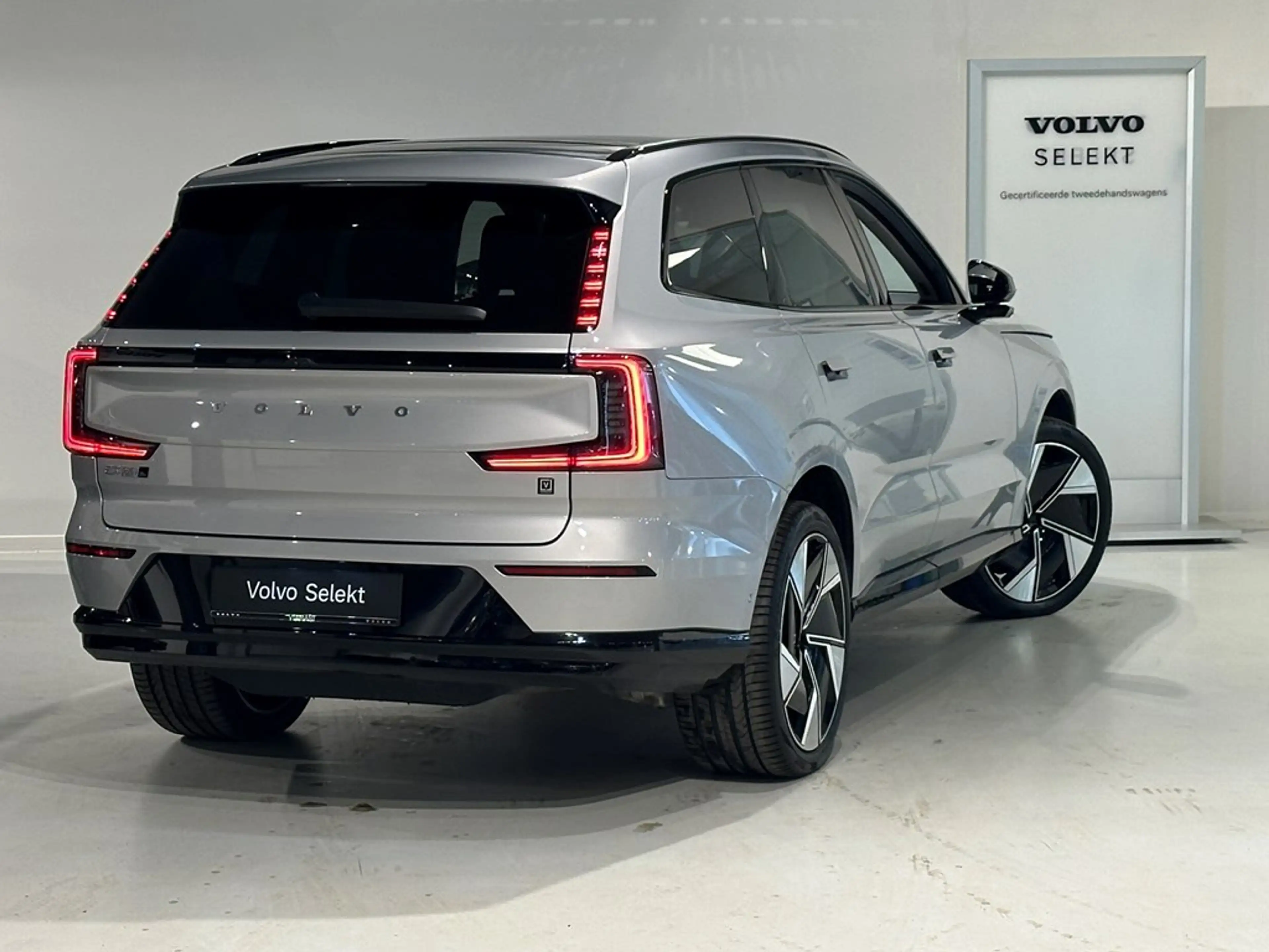 Volvo EX90 Twin Egine (4x4) Plus + electr trekhaak — photo 2