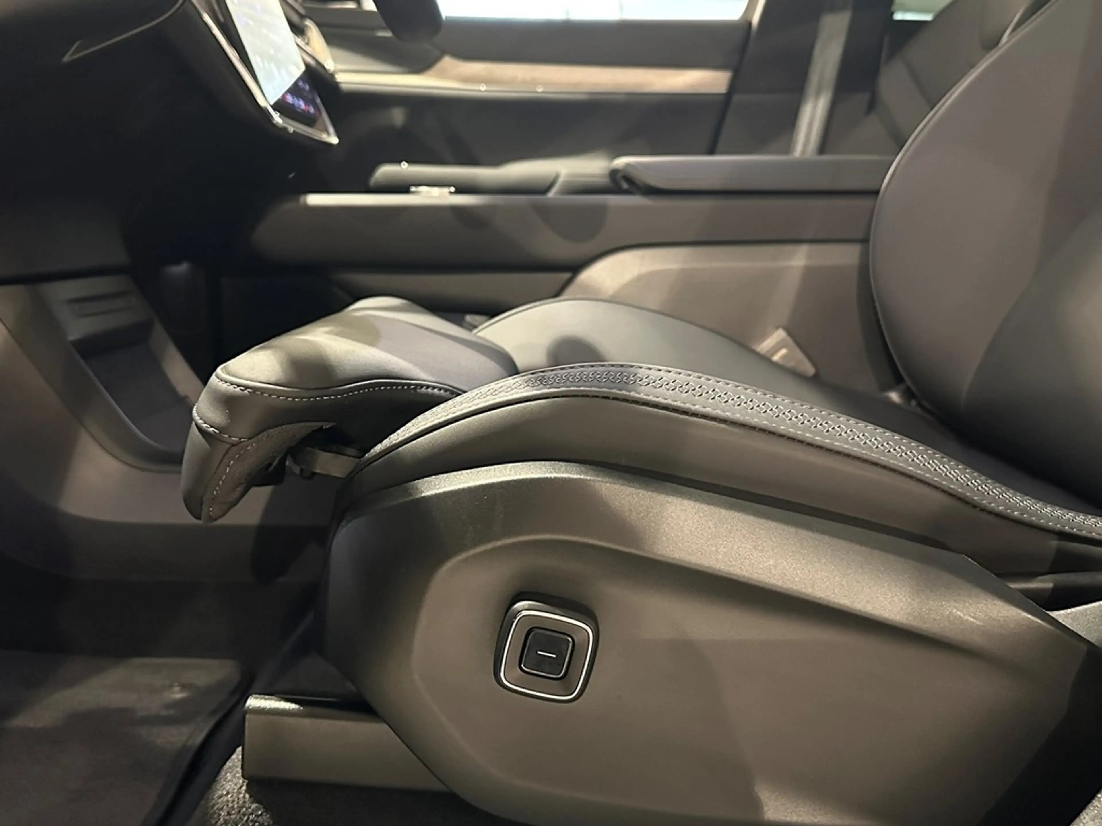 Volvo EX90 Twin Egine (4x4) Plus + electr trekhaak — photo 6