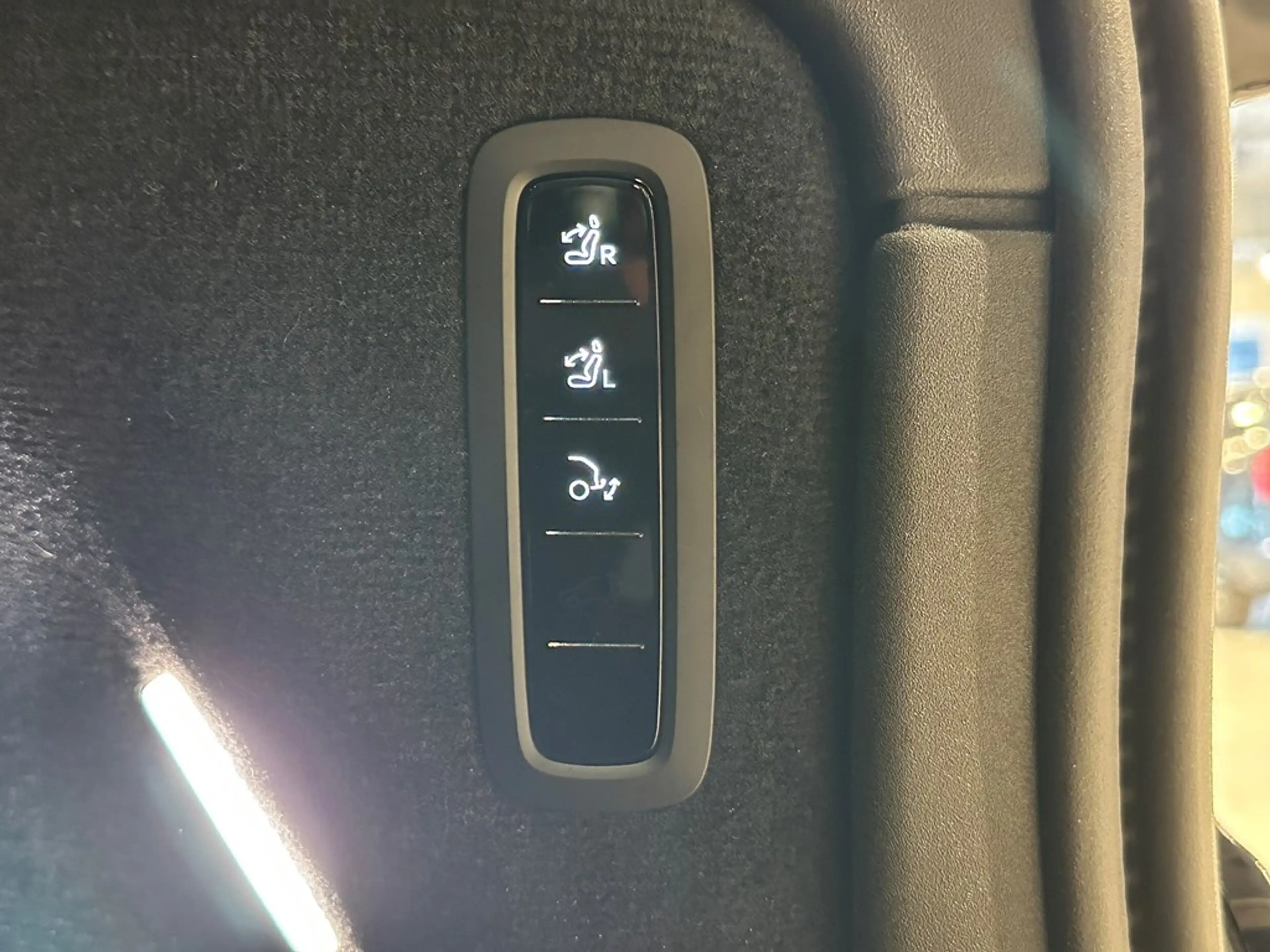 Volvo EX90 Twin Egine (4x4) Plus + electr trekhaak — photo 13