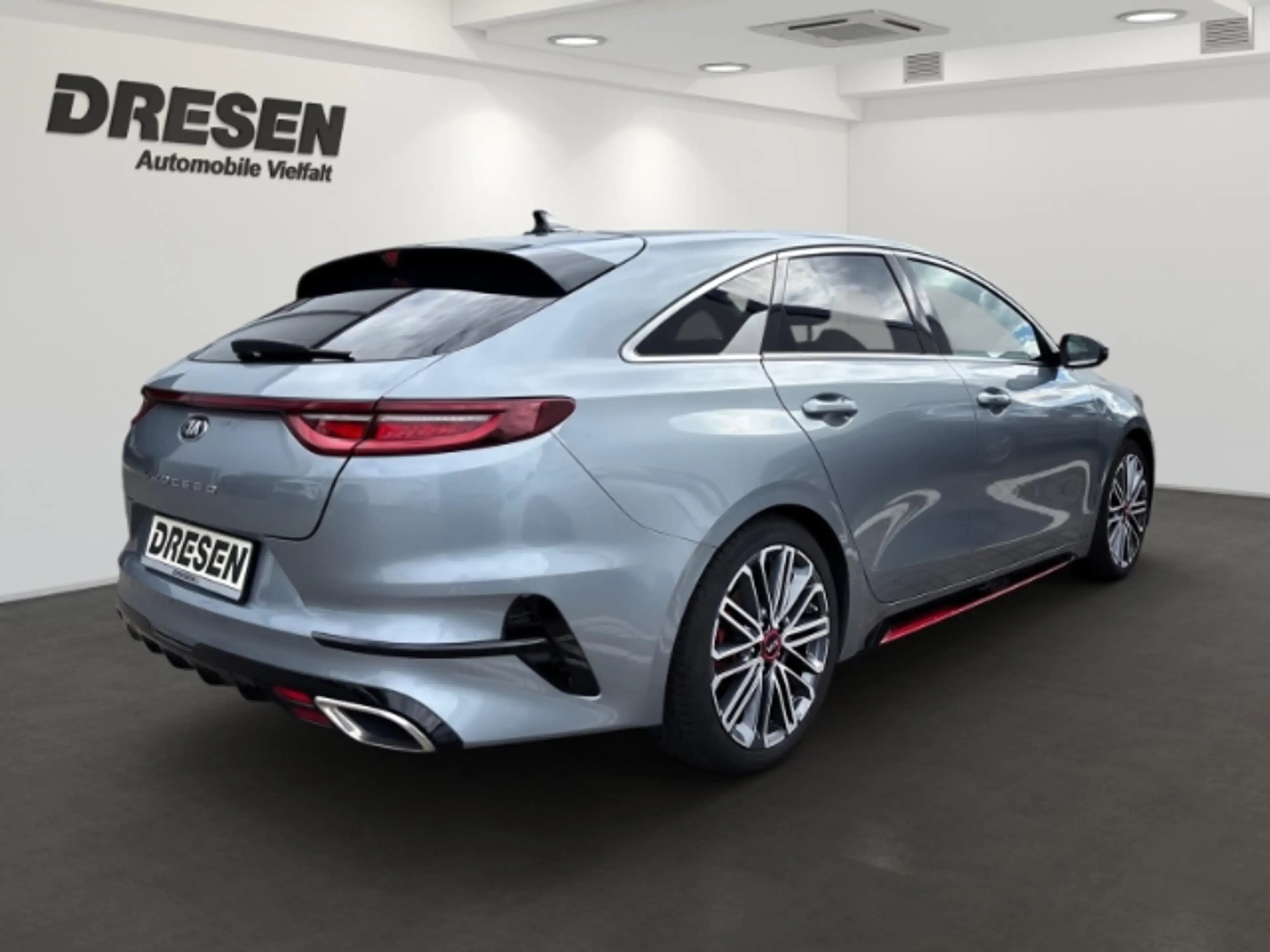 Kia ProCeed / pro_cee'd GT 1.6 GLASDACH,MEMORY,CARPLAY,KAMERA,SITZHZG — photo 3