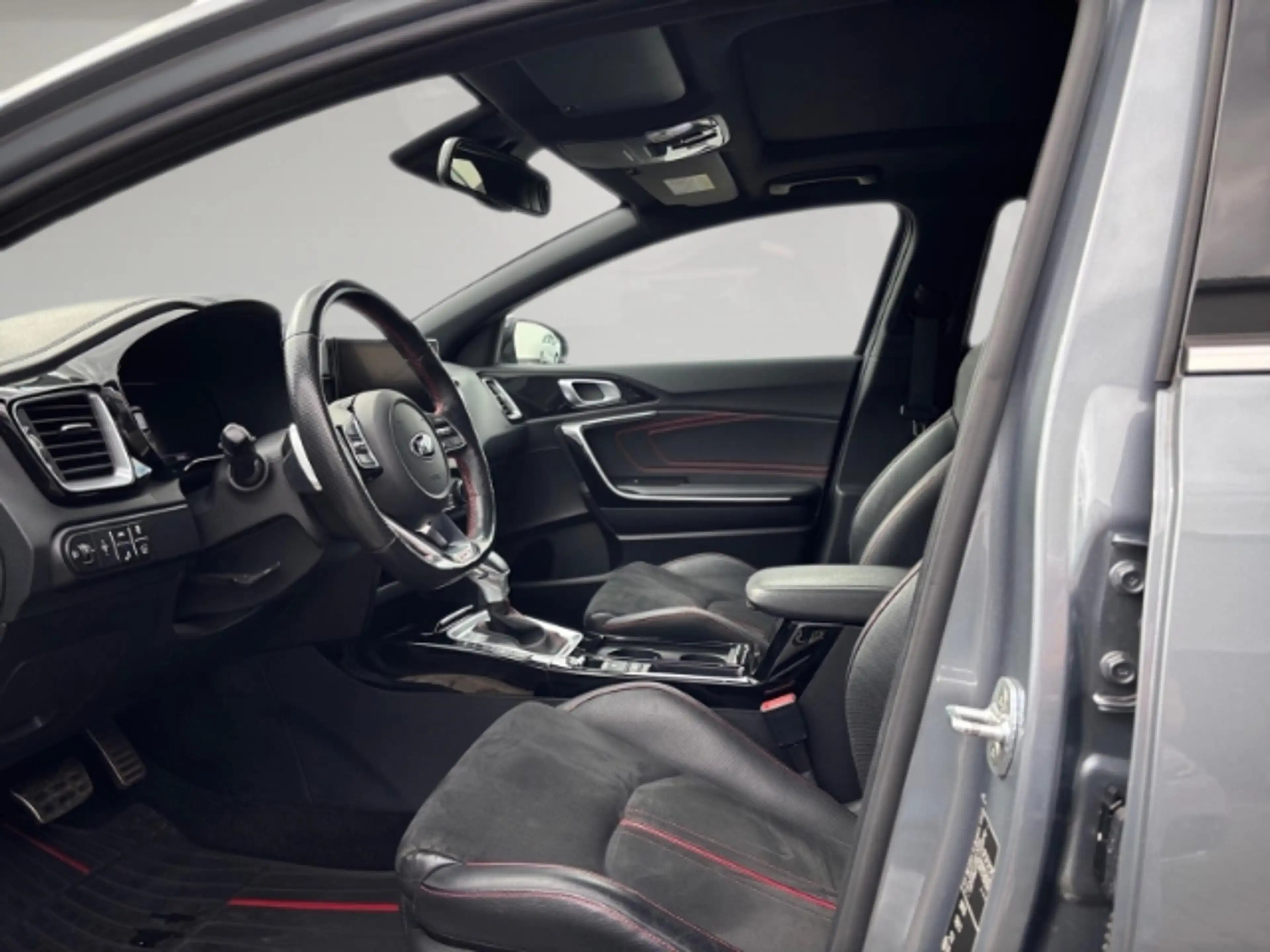 Kia ProCeed / pro_cee'd GT 1.6 GLASDACH,MEMORY,CARPLAY,KAMERA,SITZHZG — photo 7