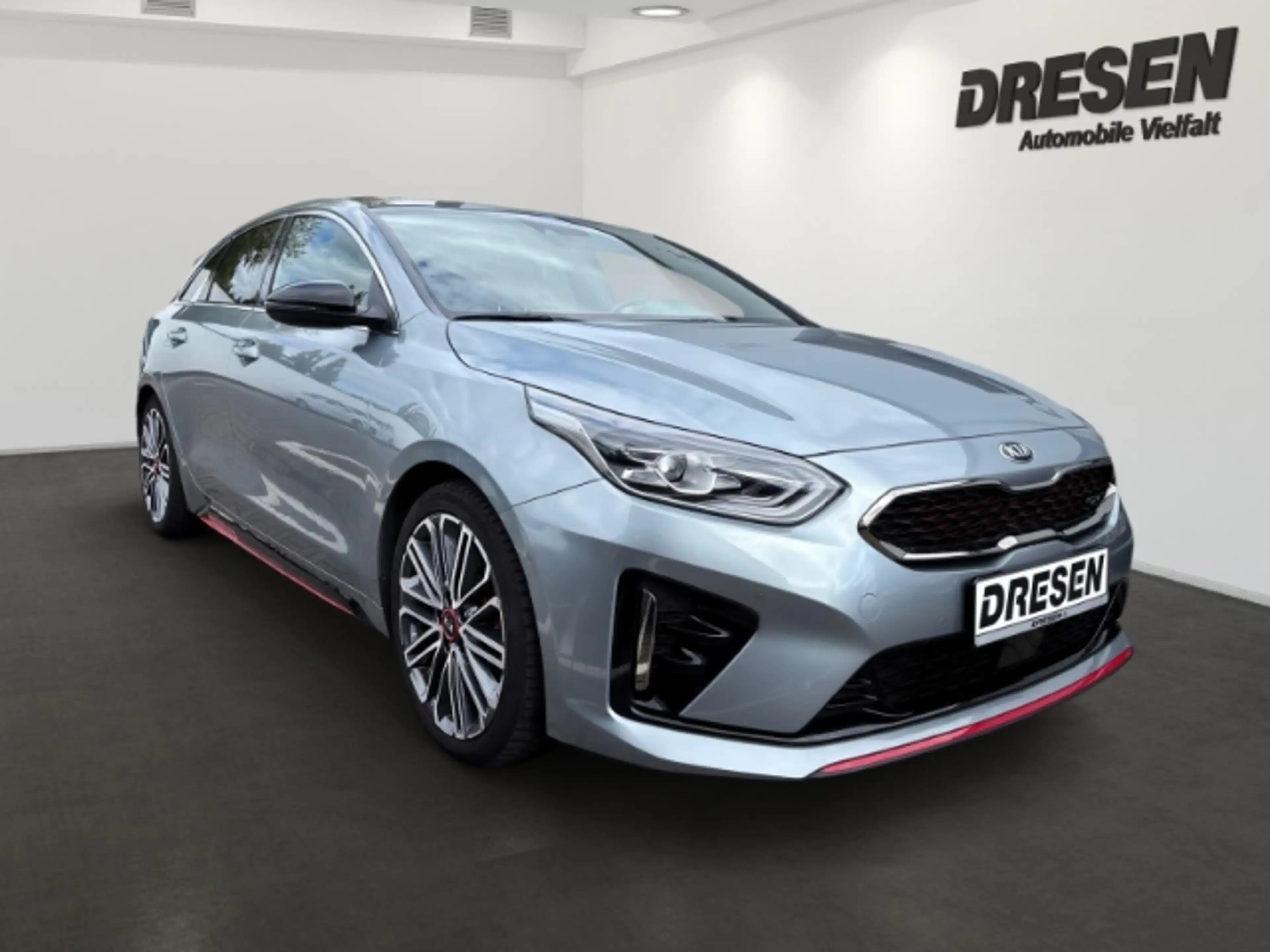 Kia ProCeed / pro_cee'd GT 1.6 GLASDACH,MEMORY,CARPLAY,KAMERA,SITZHZG — photo 2