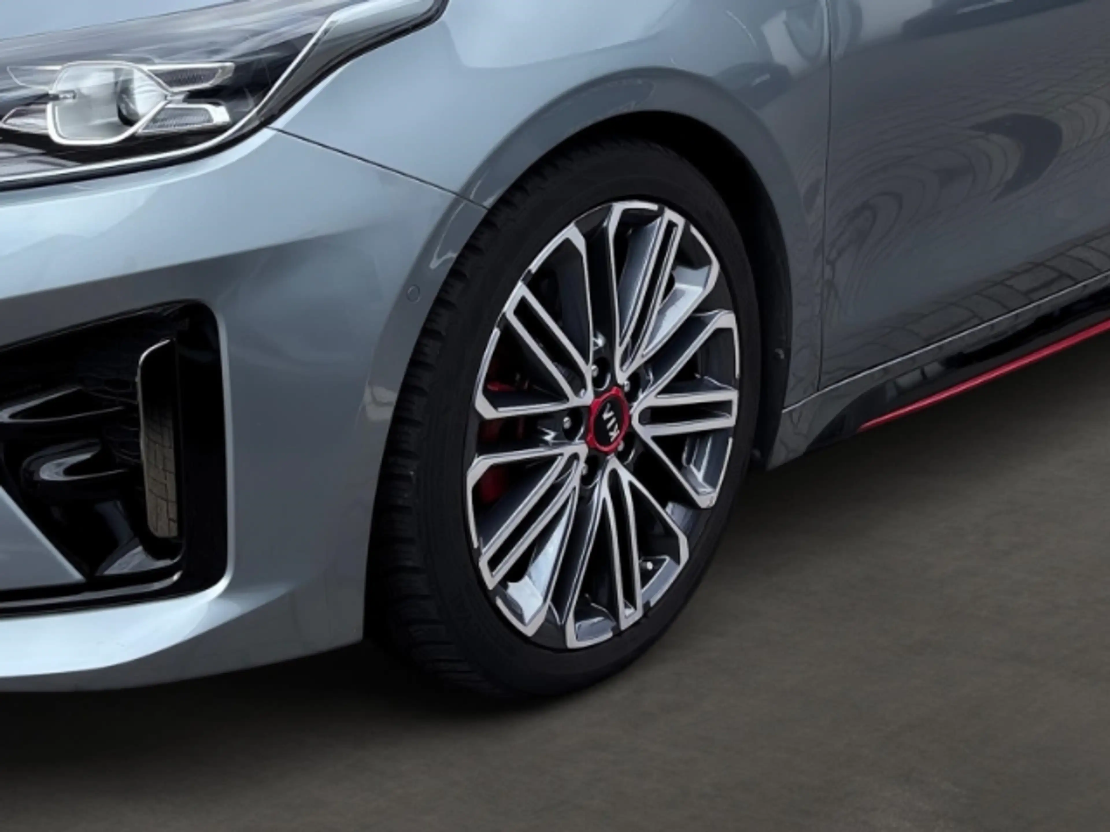 Kia ProCeed / pro_cee'd GT 1.6 GLASDACH,MEMORY,CARPLAY,KAMERA,SITZHZG — photo 6