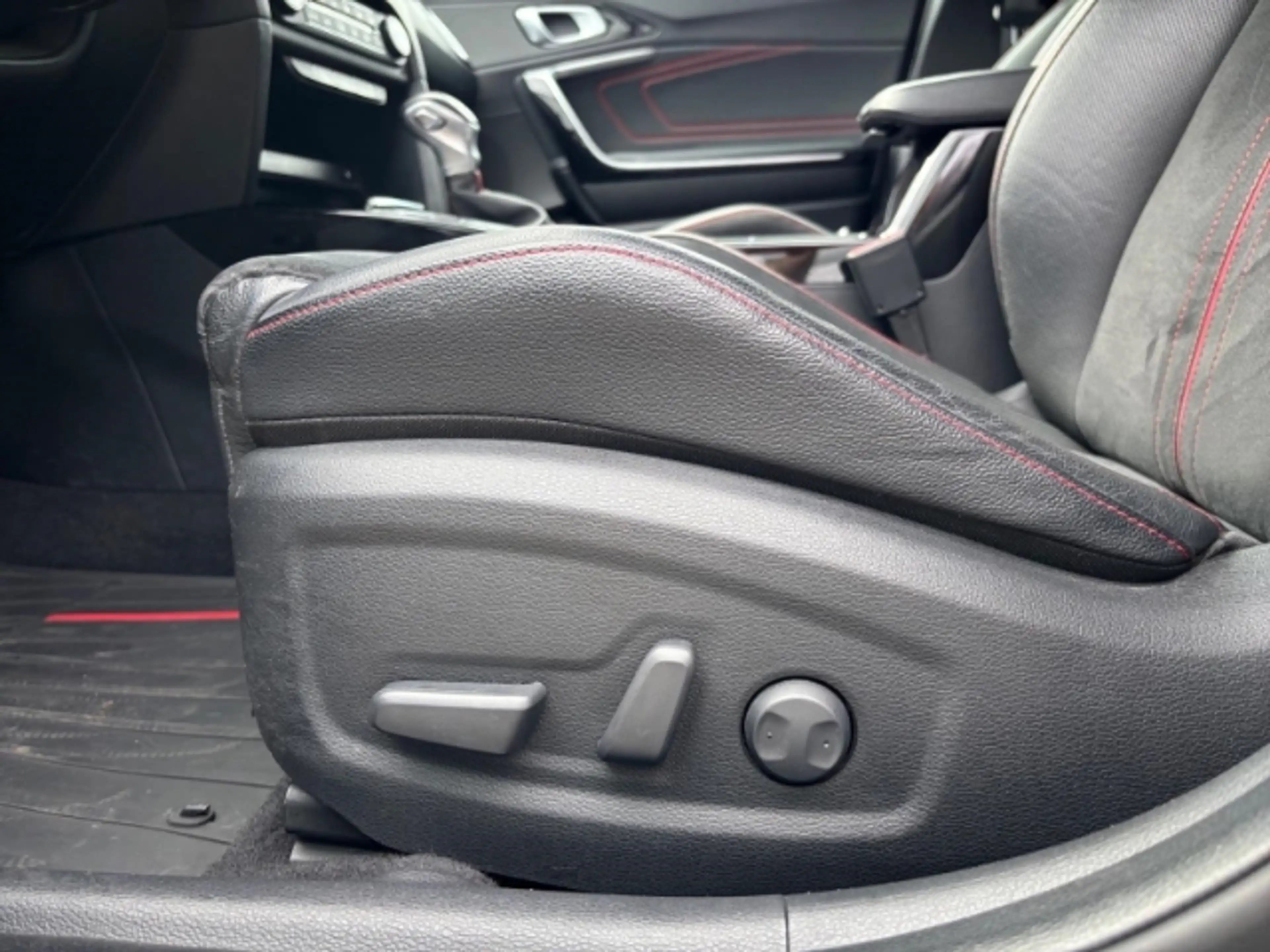 Kia ProCeed / pro_cee'd GT 1.6 GLASDACH,MEMORY,CARPLAY,KAMERA,SITZHZG — photo 15