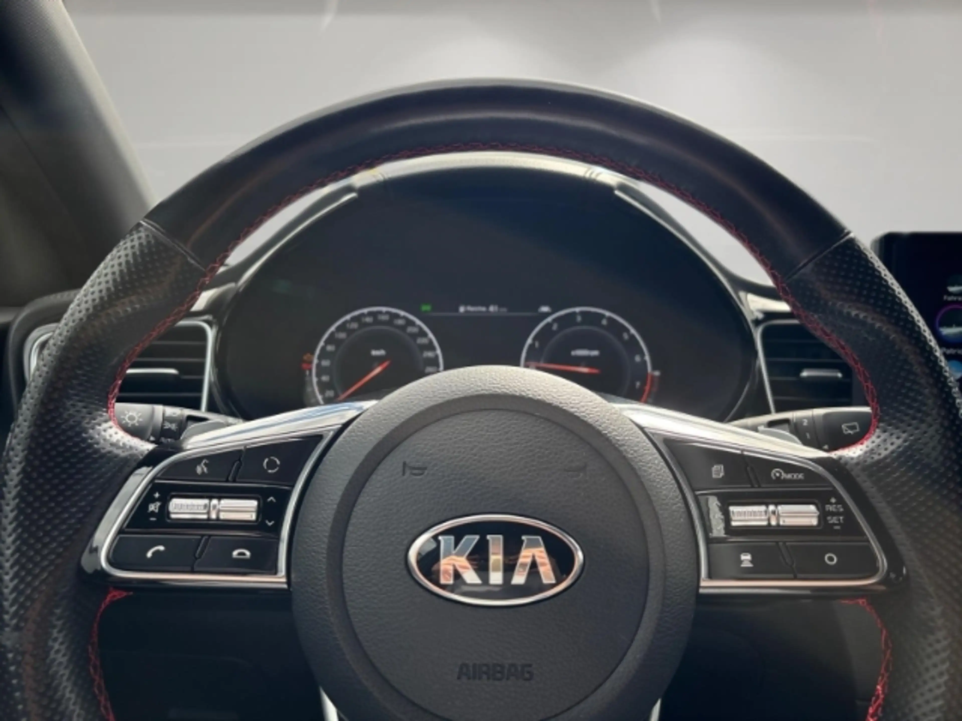 Kia ProCeed / pro_cee'd GT 1.6 GLASDACH,MEMORY,CARPLAY,KAMERA,SITZHZG — photo 8