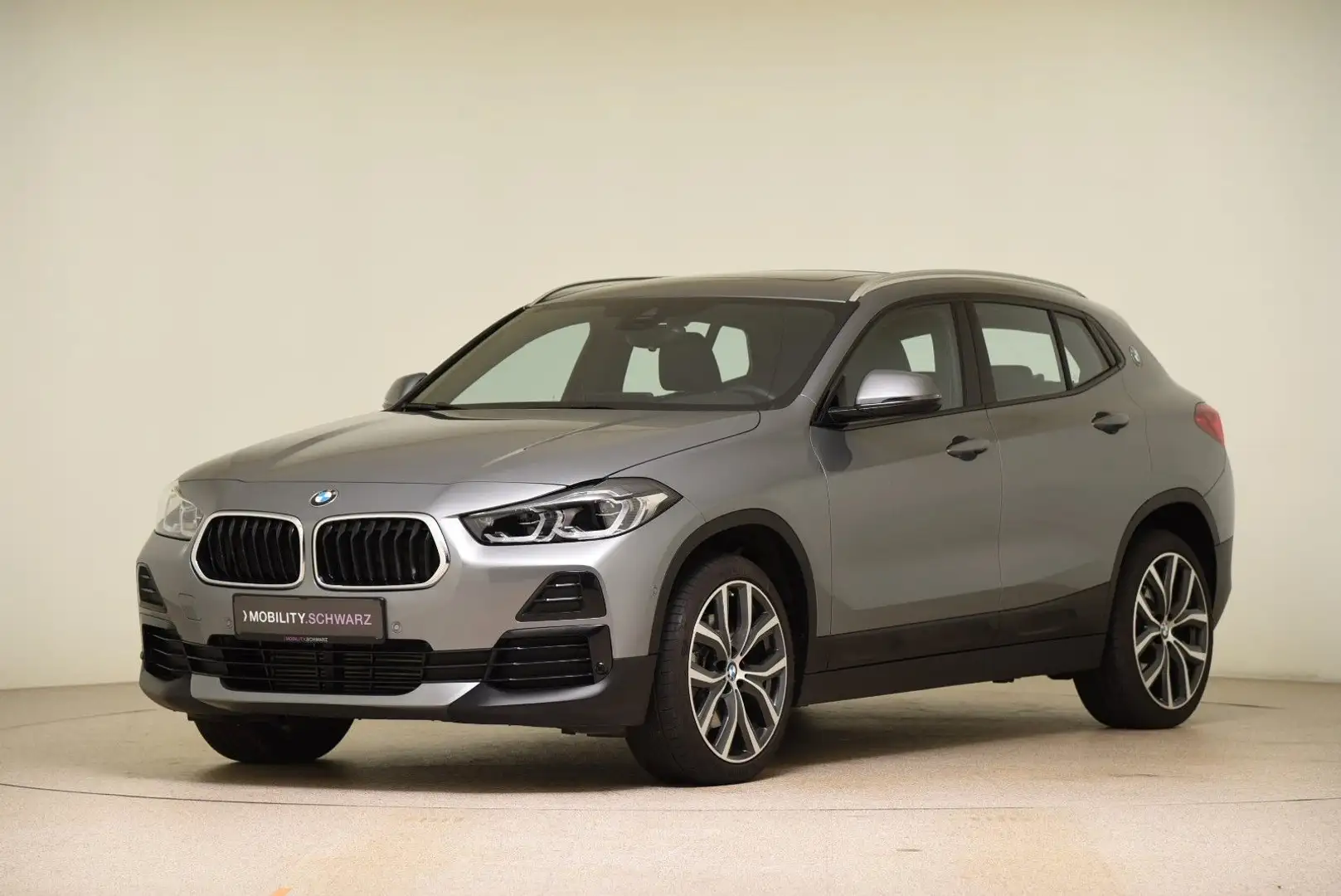 BMW X2 xDrive20d Advantage Plus AHK Head-Up Pano ACC Szürke - 1