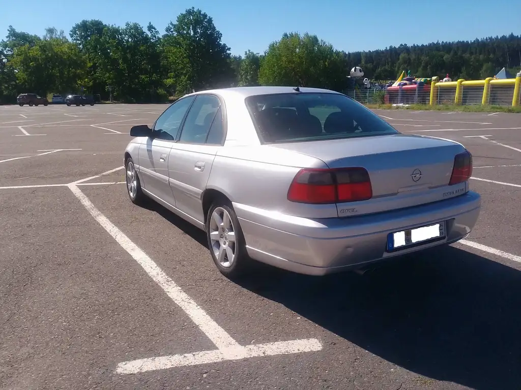Opel Omega 2002 из Европы — купить под ключ