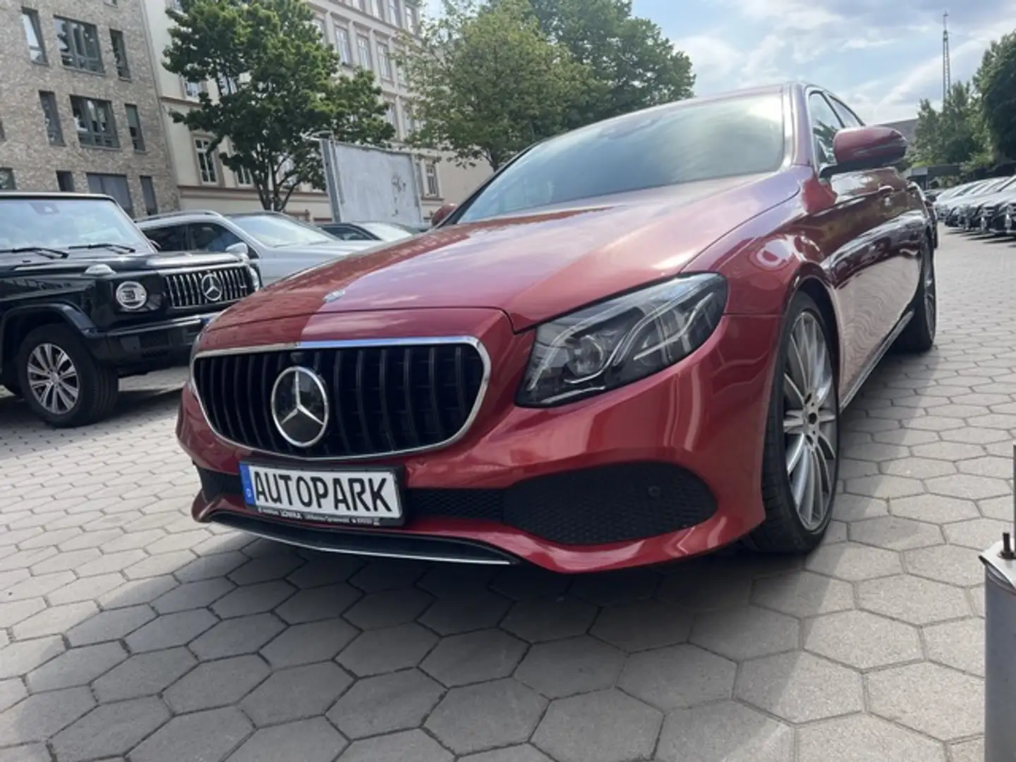 Mercedes-Benz E 220 CDI AMG Avantgarde Limousine**VOLL** Bruin - 2
