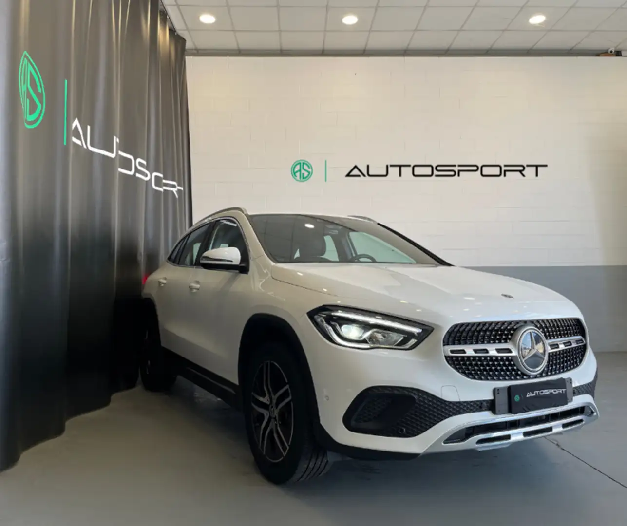 Mercedes-Benz GLA 200 GLA 200 Automatic Sport Plus Bianco - 1