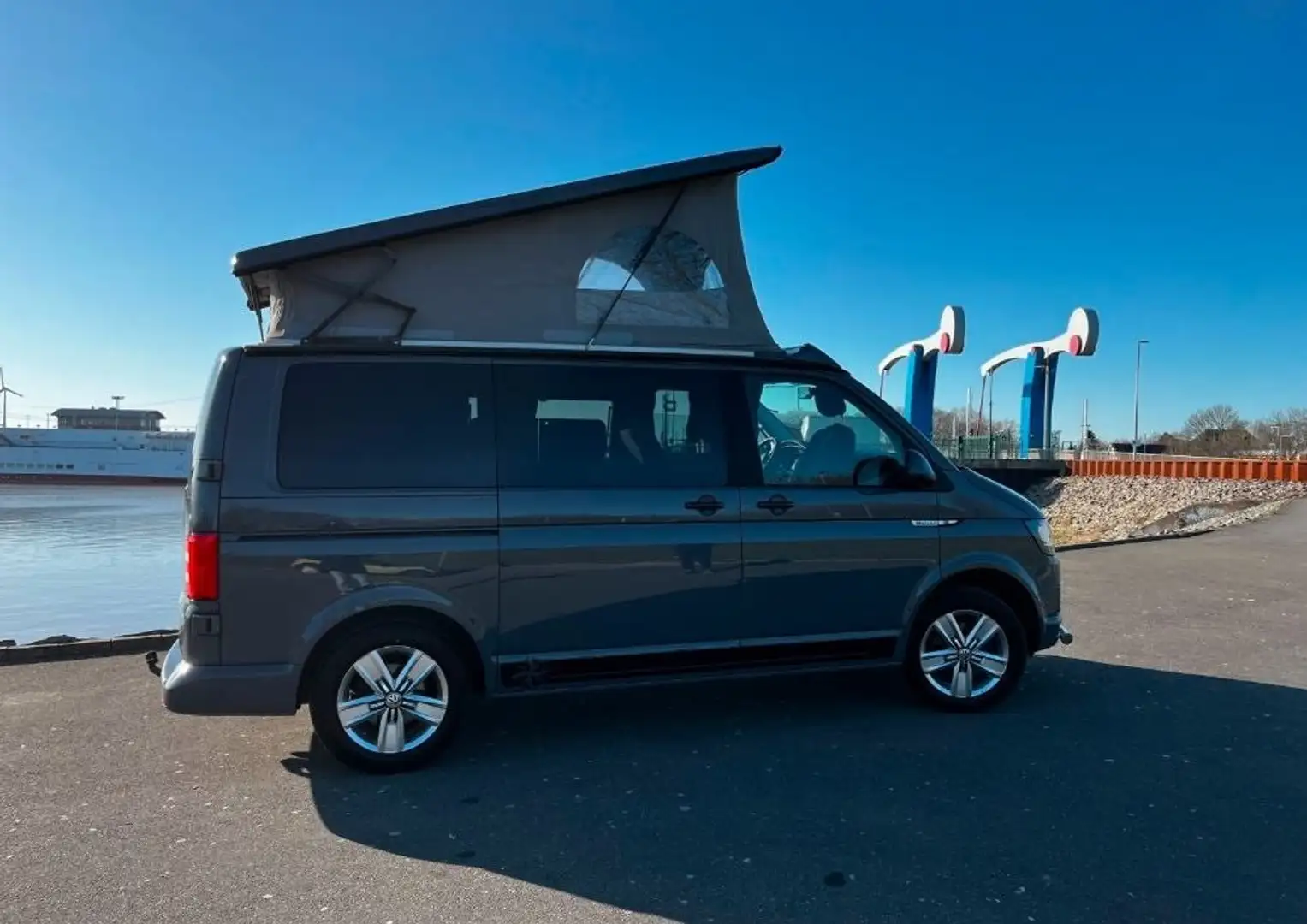 Volkswagen T5 T6 2.0 tdi 150 pk California Ocean Gris - 2