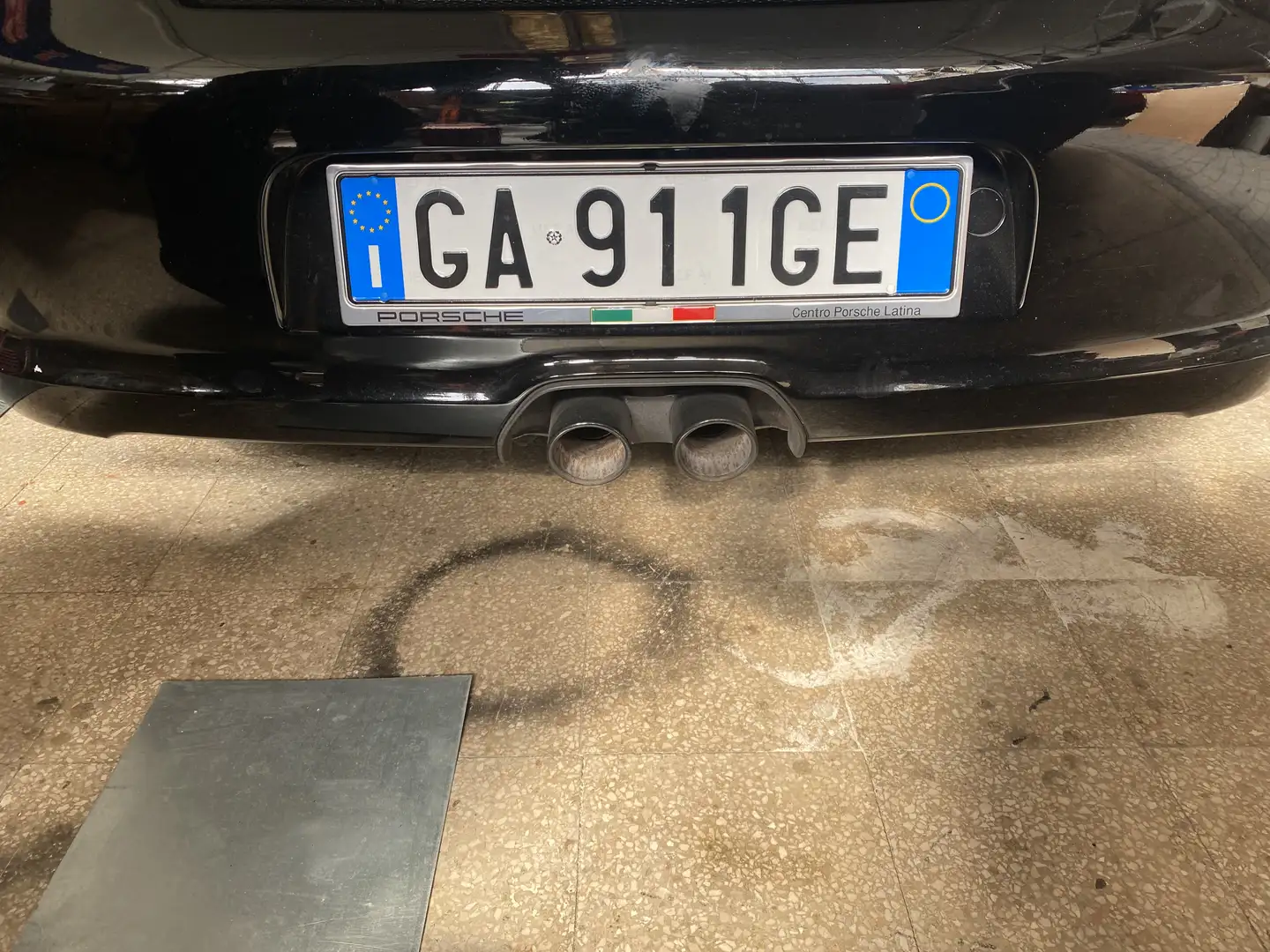 Porsche 911 Coupe 3.8 GT3 - 1