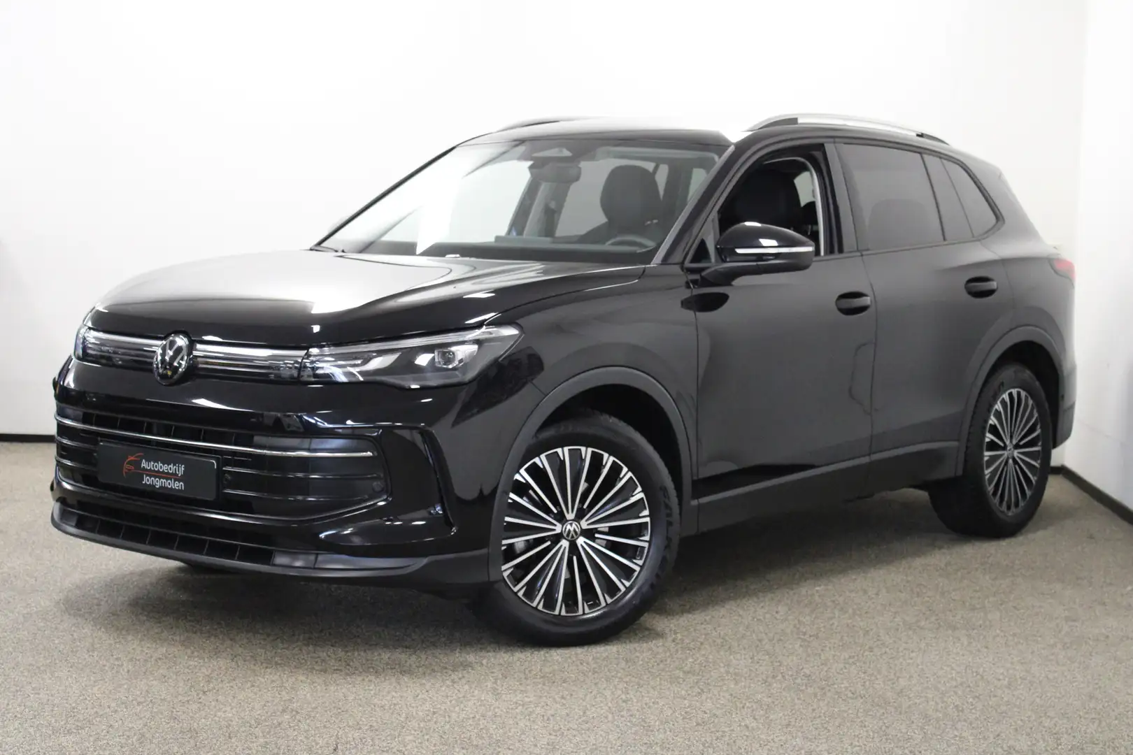 Volkswagen Tiguan 1.5 eTSI Life Edition Zwart - 1