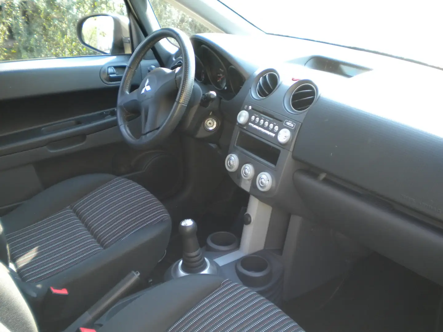 Mitsubishi Colt Z30 automatica Oro - 2