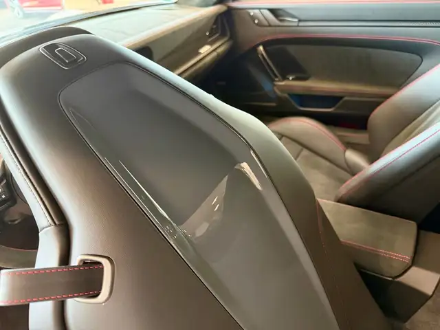 Porsche 911 view 12