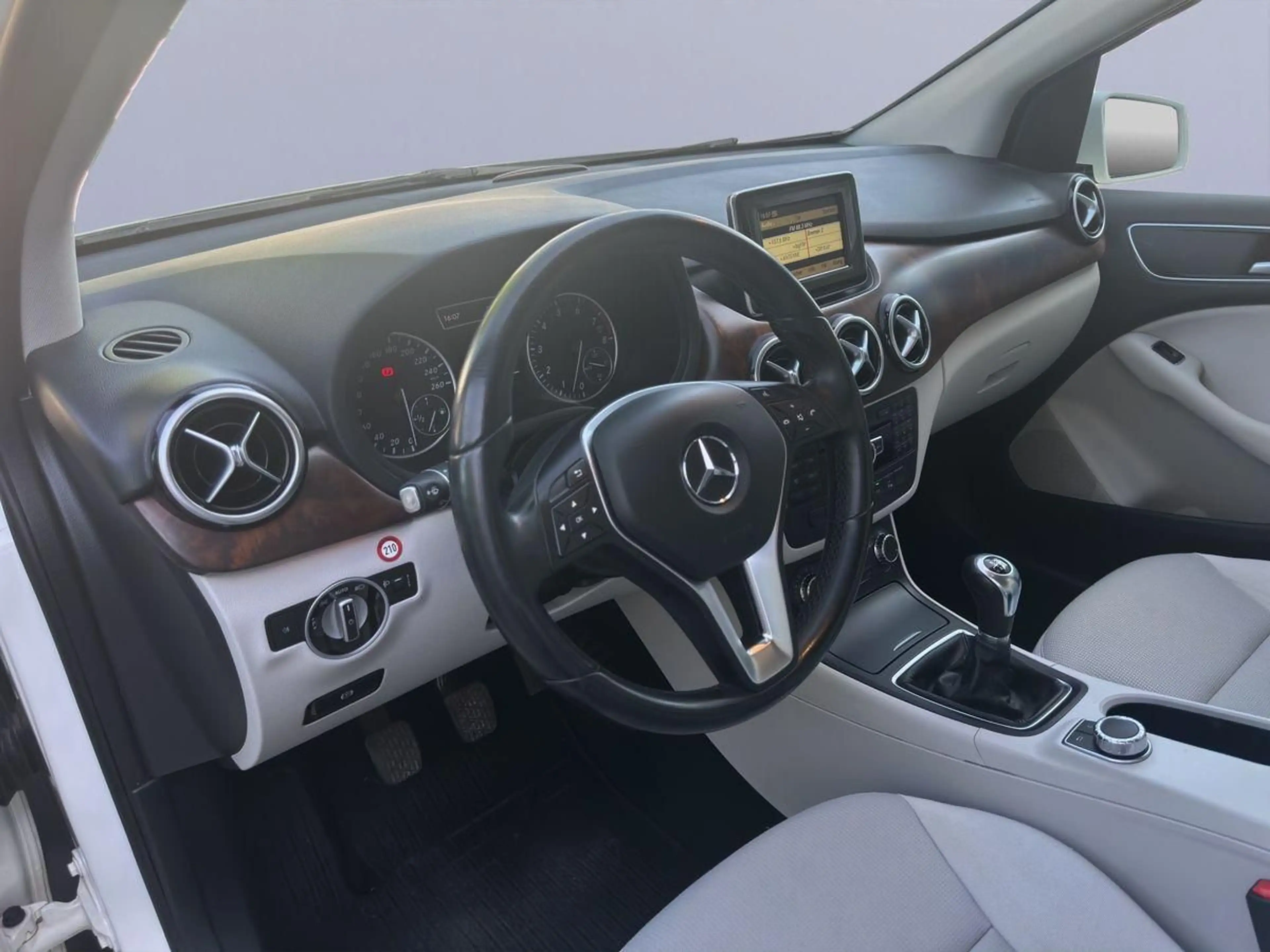 Mercedes-Benz B 200 Klima/PDC/Bluetooth/Radio-CD — photo 14