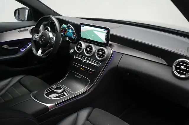 Mercedes-Benz 220 view 7
