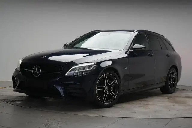 Mercedes-Benz 220 view 3