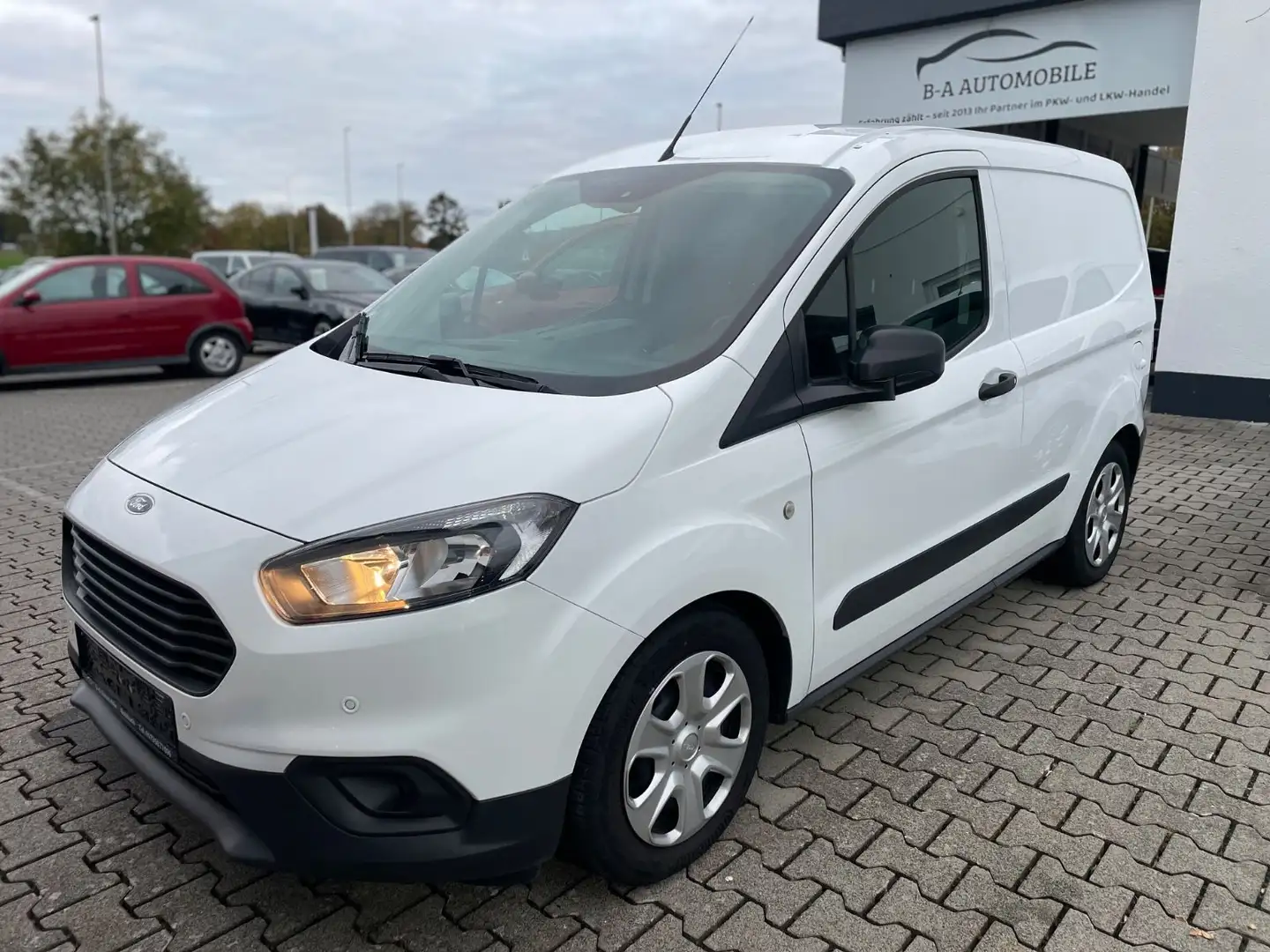 Ford Transit Courier Trend*1.5*Navi*TOP ZUSTAND*Apple Blanc - 1
