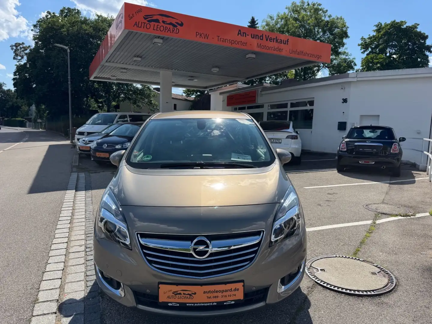 Opel Meriva B Innovation 1,4 l  Automatik Grijs - 1