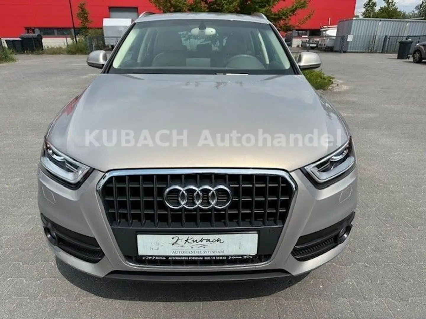Audi Q3 1.4 TFSI,Autom.NAVI,PDC,XENON,SHZ Beige - 2