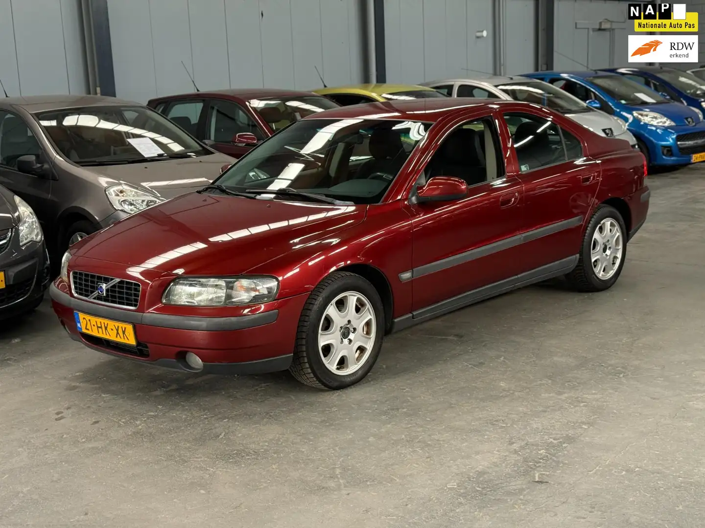 Volvo S60 2.4 Automaat Nieuwe APK NAP Rosso - 1