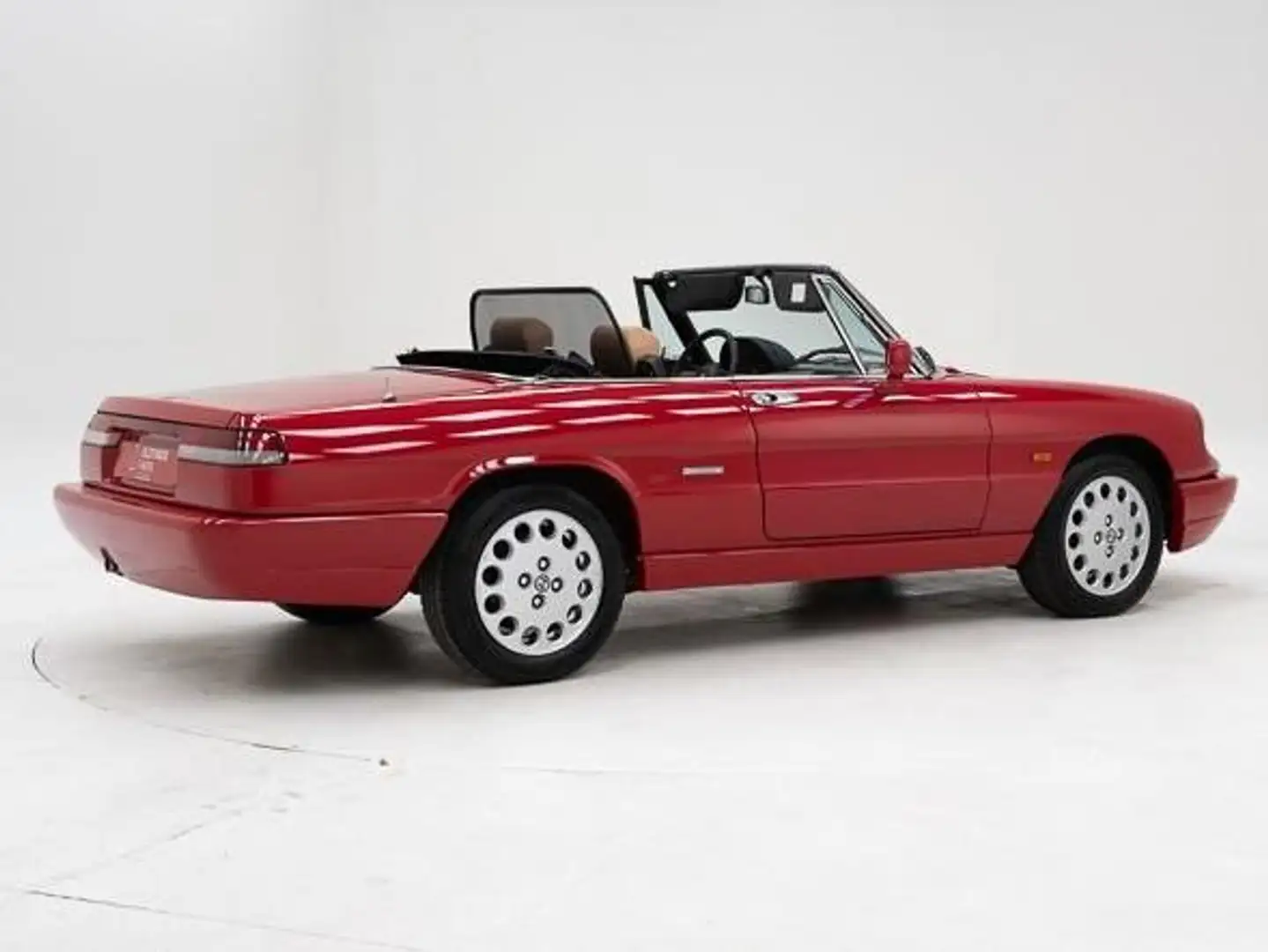 Alfa Romeo 2000 Spider 4 '91 CH11374 Červená - 2