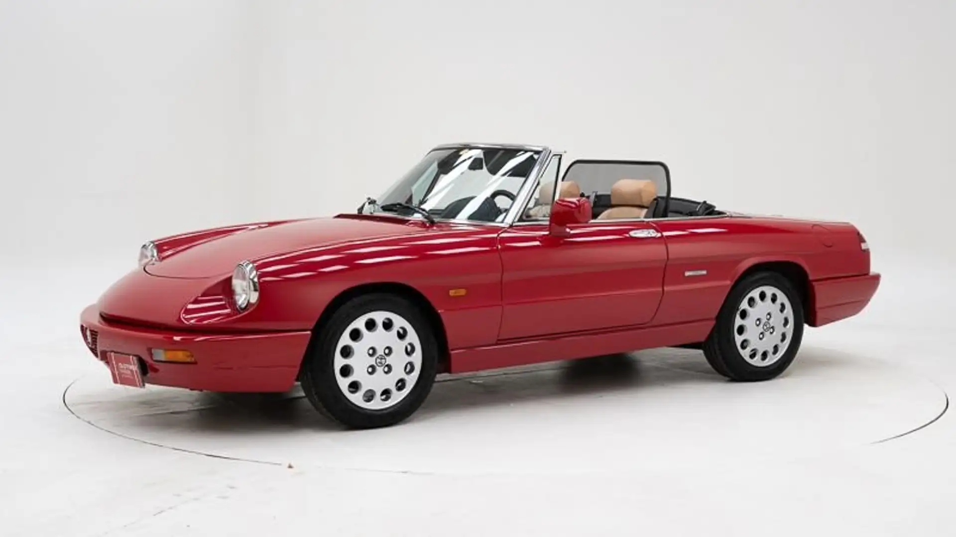 Alfa Romeo 2000 Spider 4 '91 CH11374 Červená - 1