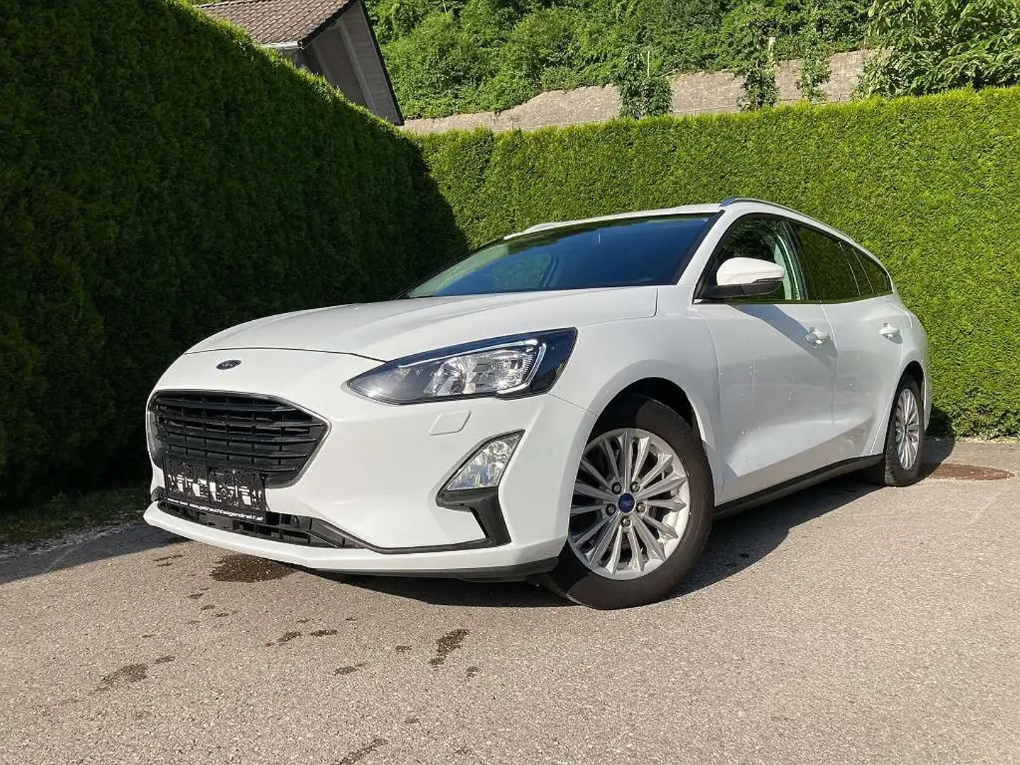 Ford Focus Traveller Titanium Aut. Weiß - 1