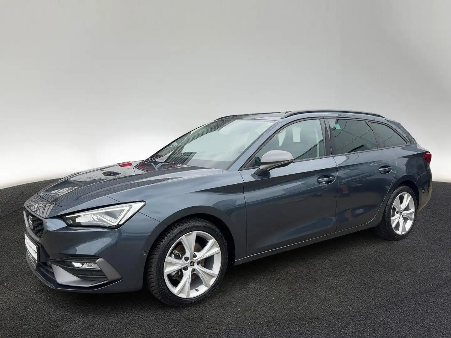 SEAT Leon Sportstourer 1.5 eTSI FR DSG LM17 Navi Kame Grau - 2