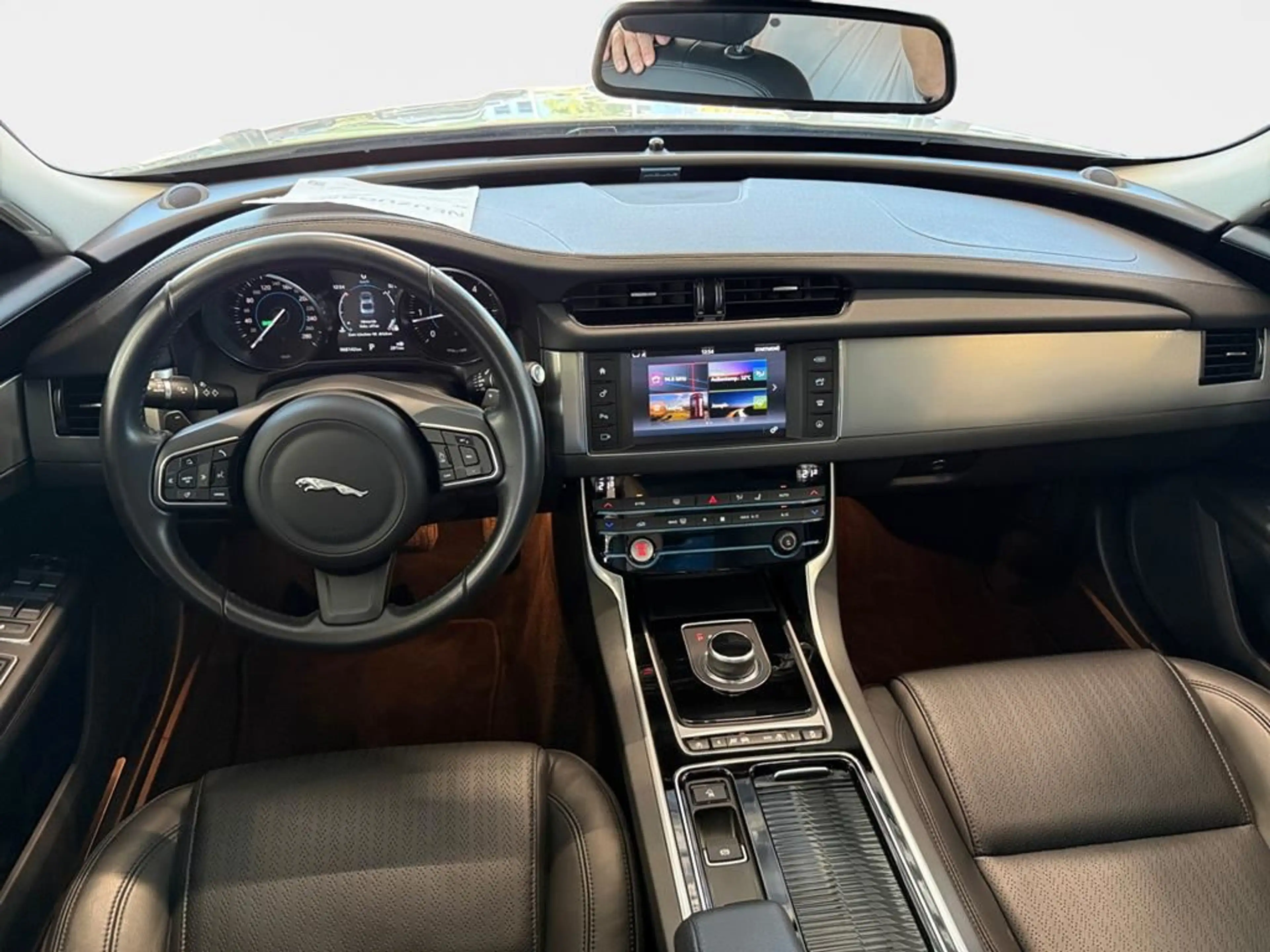 Jaguar XF Prestige — photo 10