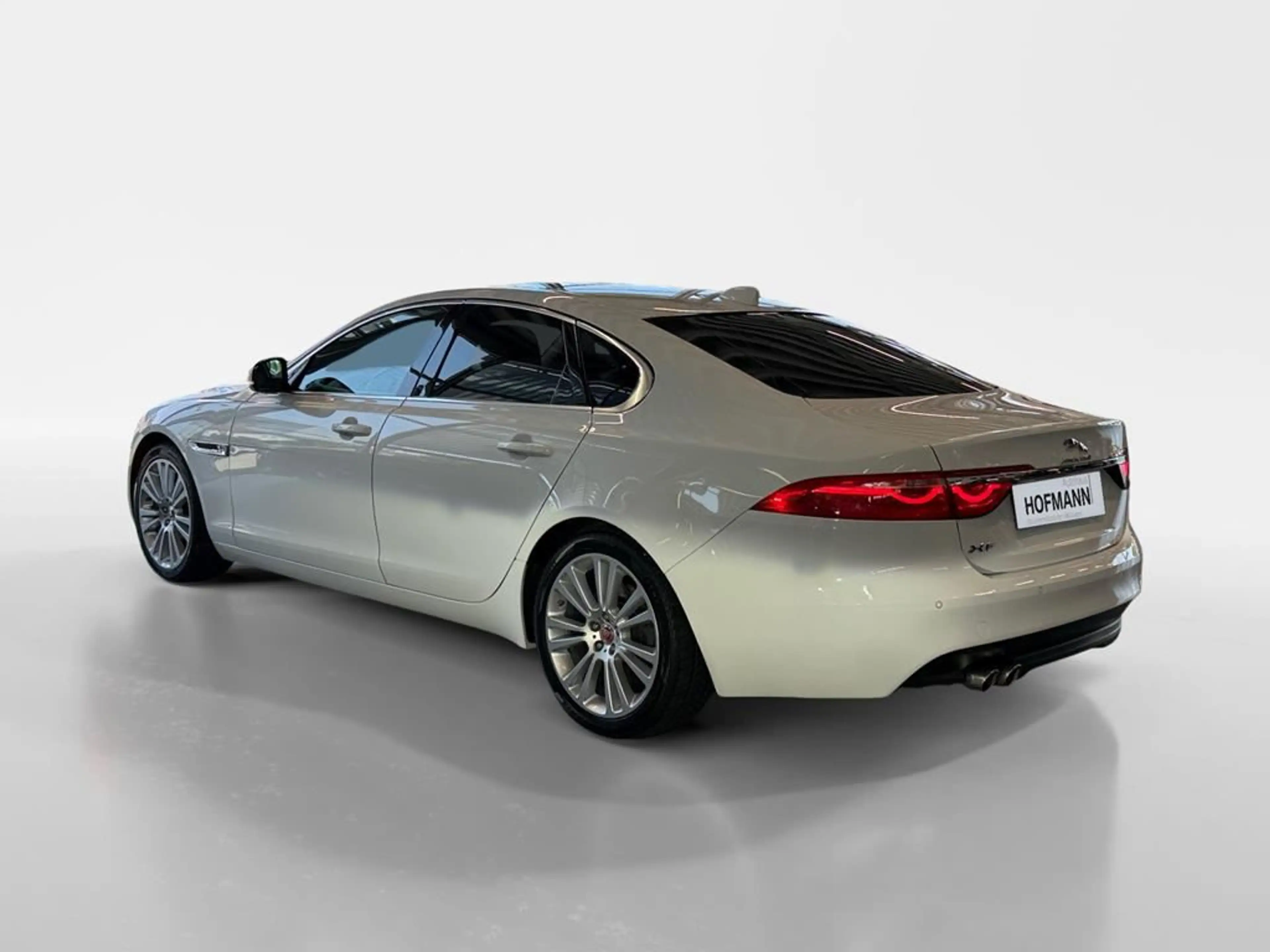 Jaguar XF Prestige — photo 5