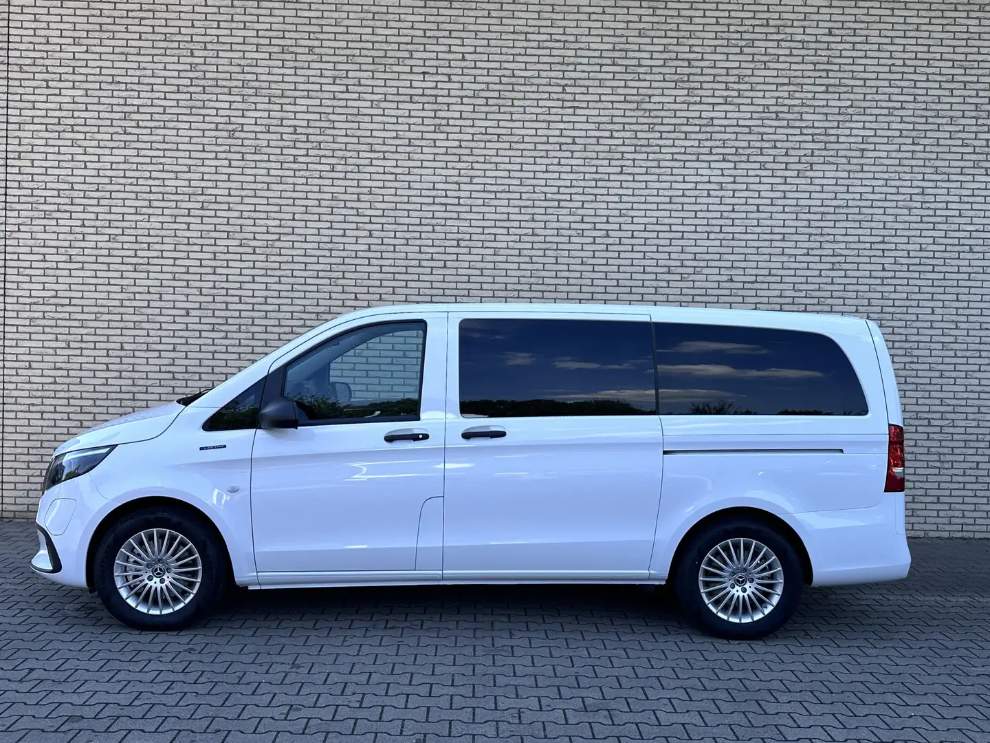 Mercedes-Benz Vito eVito Tourer 9-persoons I L2 PRO | WLTP 371 km Blanco - 2