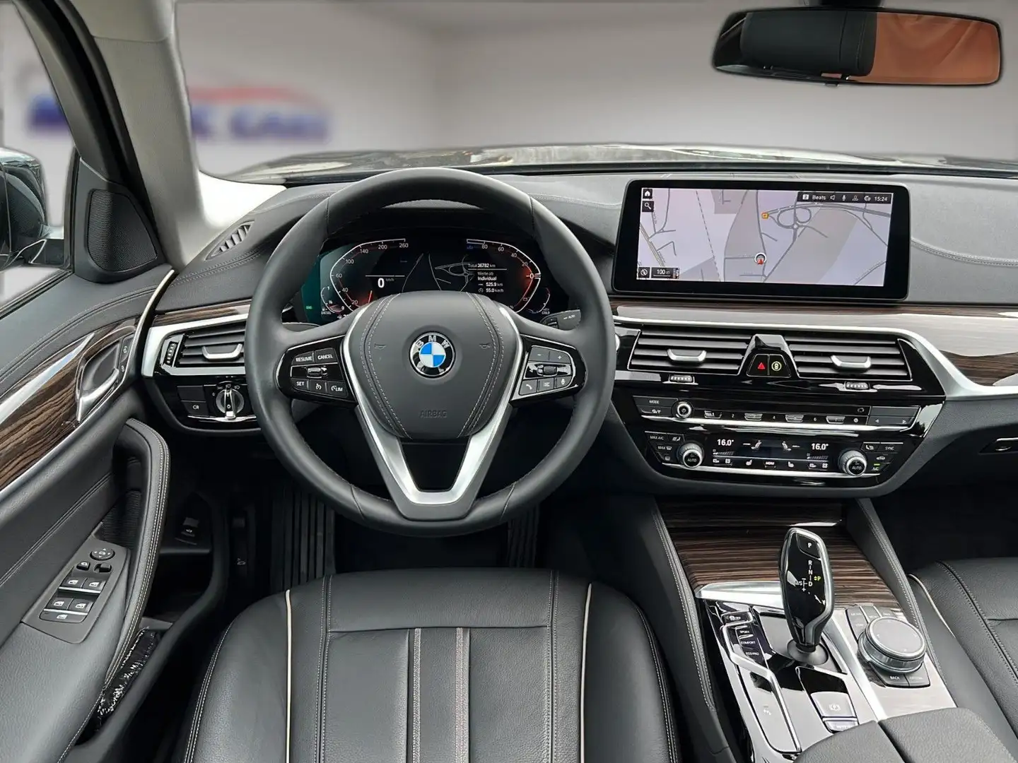 BMW 520 d Lim. Aut. Luxury Line *Live*Leder*Matrix* Noir - 2