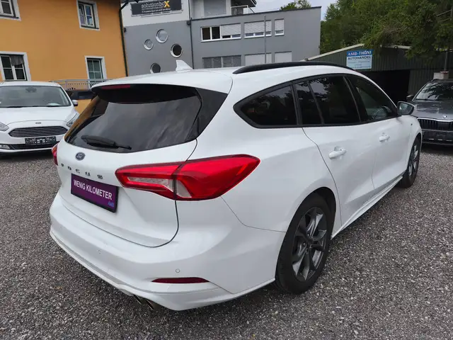 Ford Focus view 5