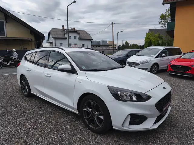 Ford Focus view 7