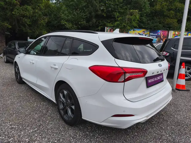Ford Focus view 4