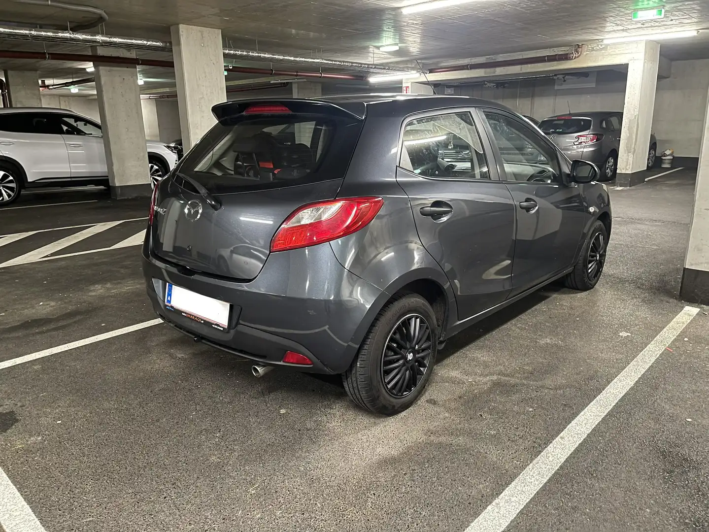 Mazda 2 5p 1.3 Easy 75cv Grau - 1